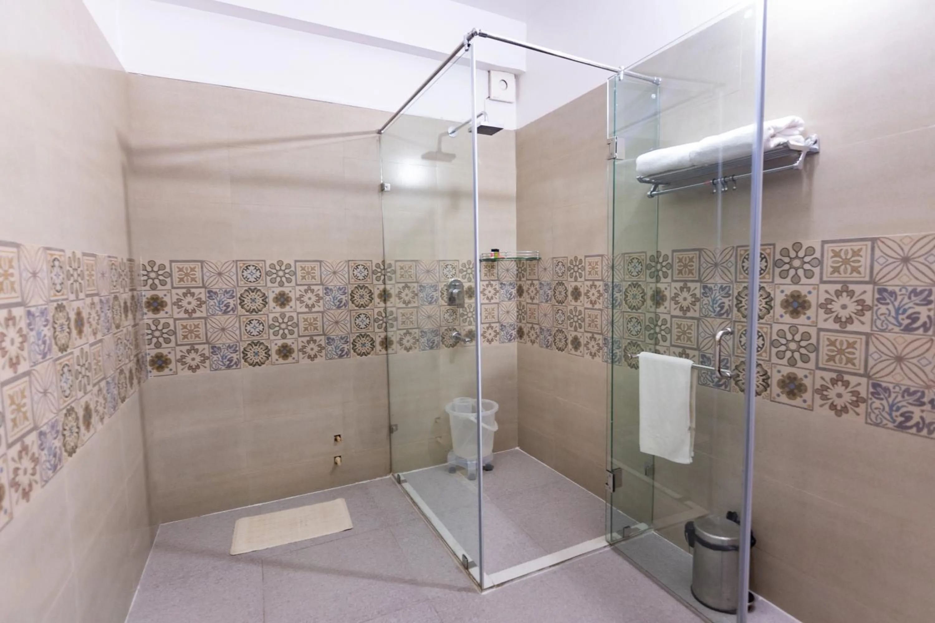 Bathroom in Himalayan Splendour Resort