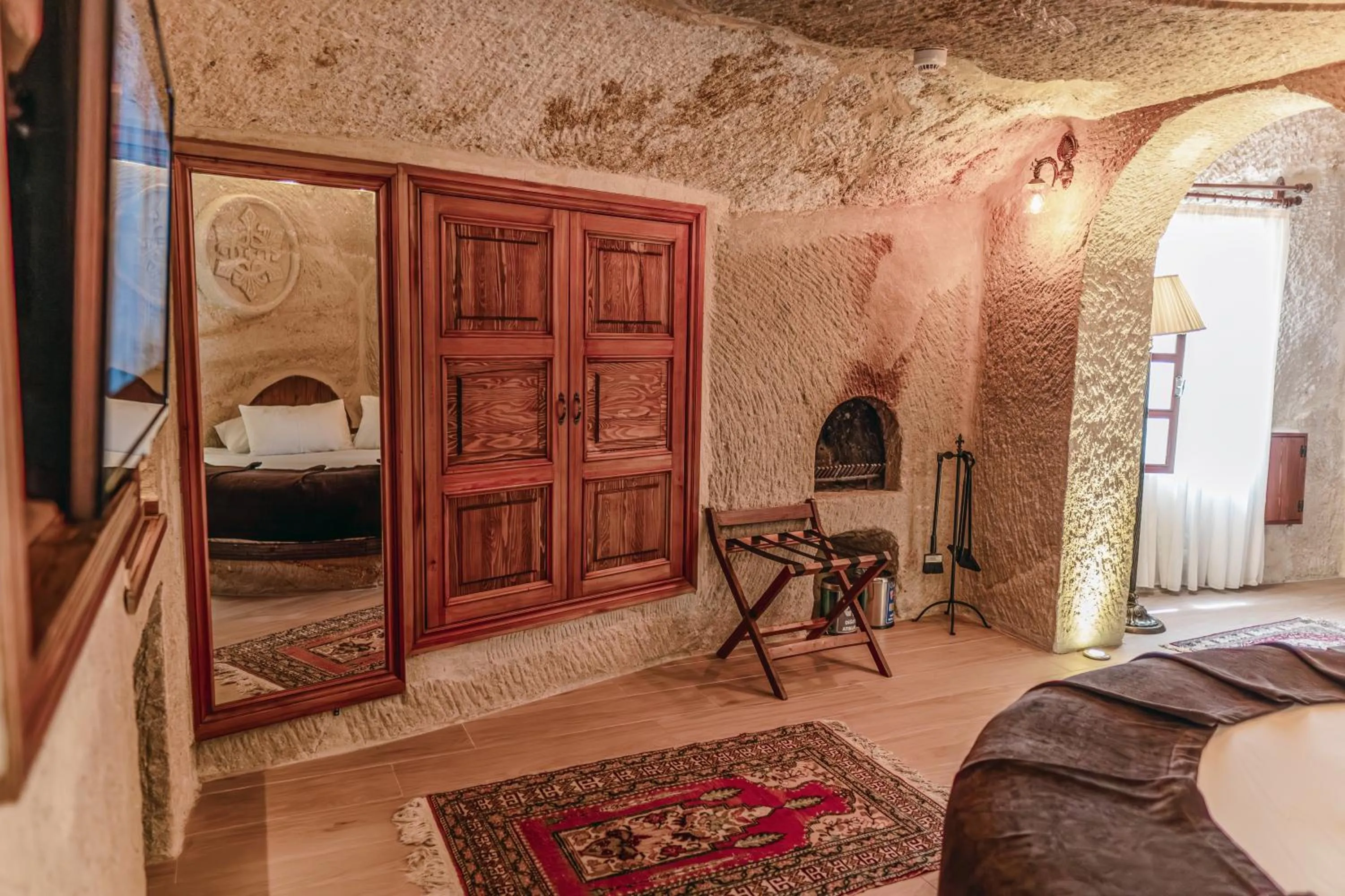 Photo of the whole room, Bed in Utopia Cave Cappadocia