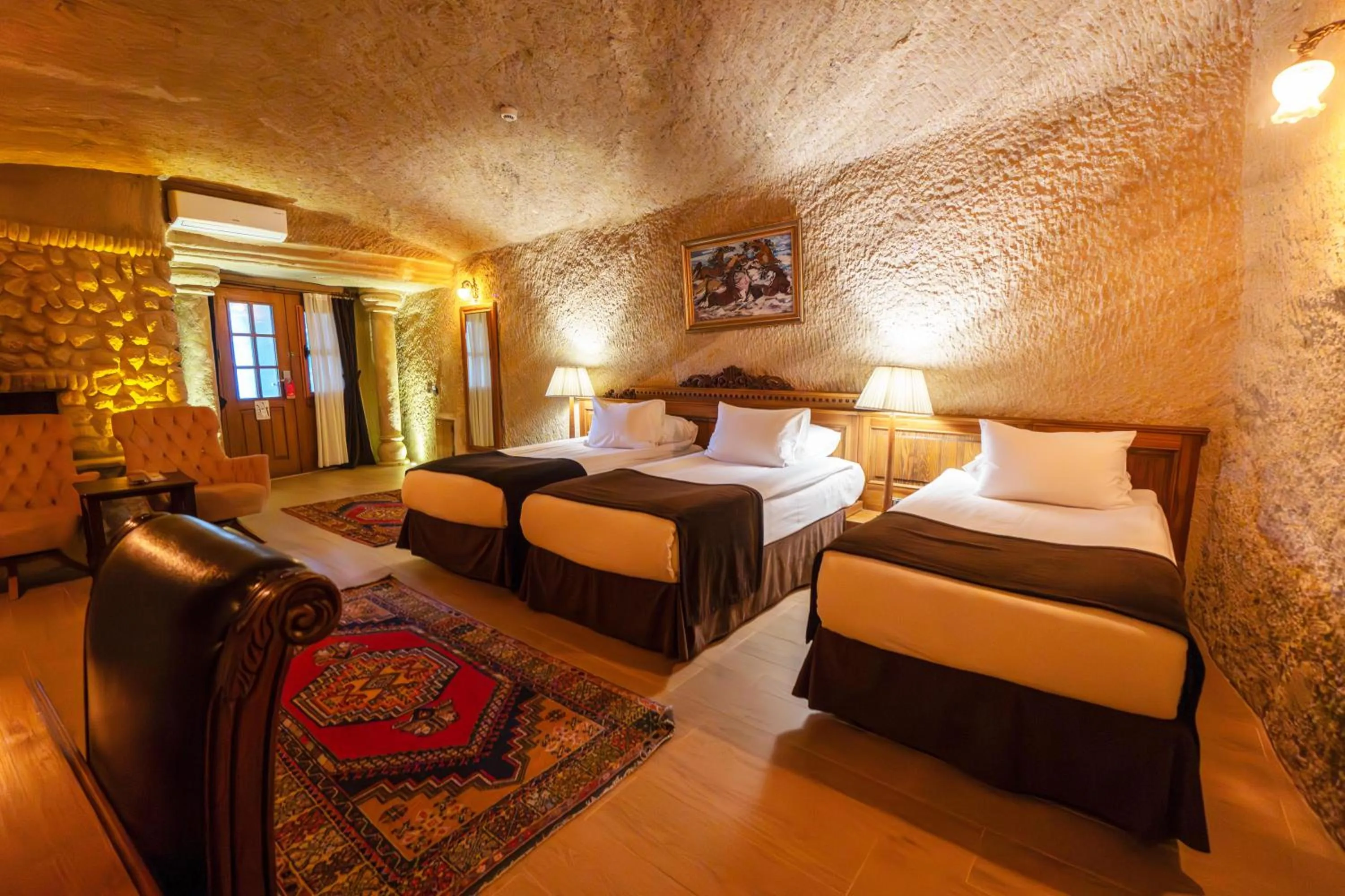 Photo of the whole room, Bed in Utopia Cave Cappadocia