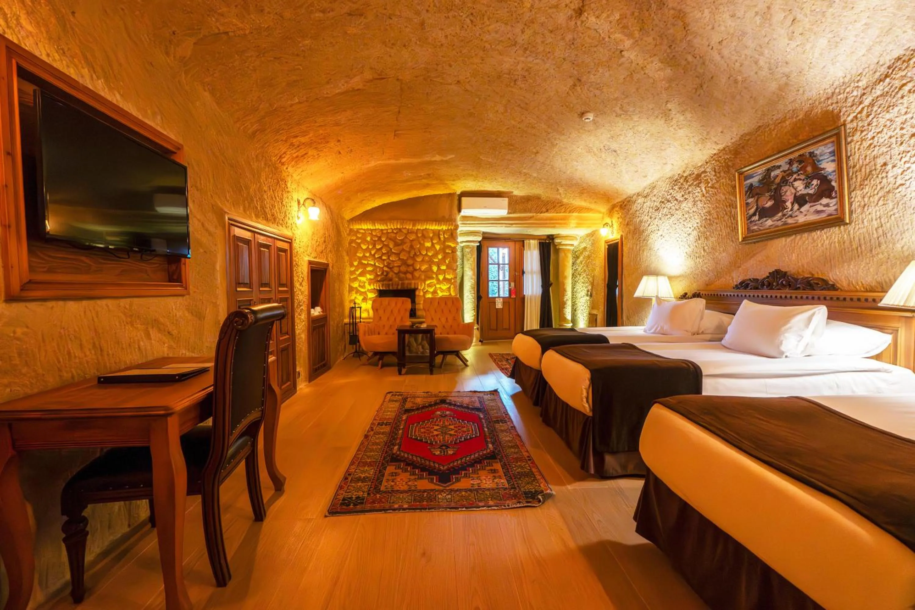 Photo of the whole room, Bed in Utopia Cave Cappadocia