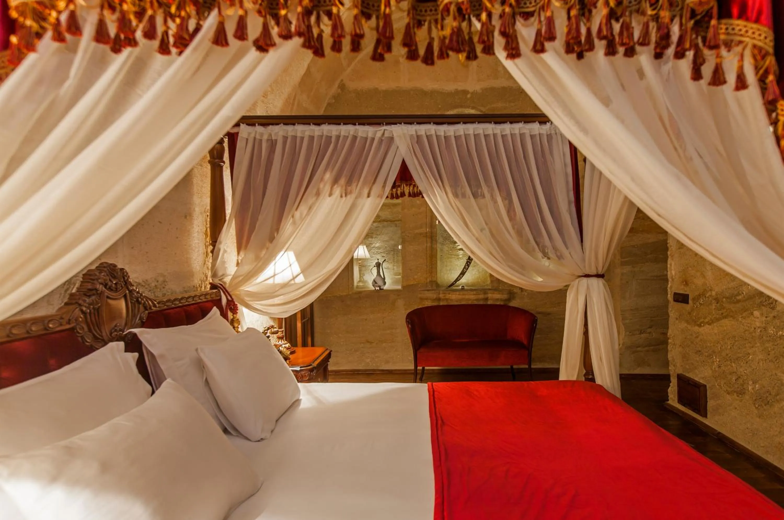 Bedroom, Bed in Utopia Cave Cappadocia