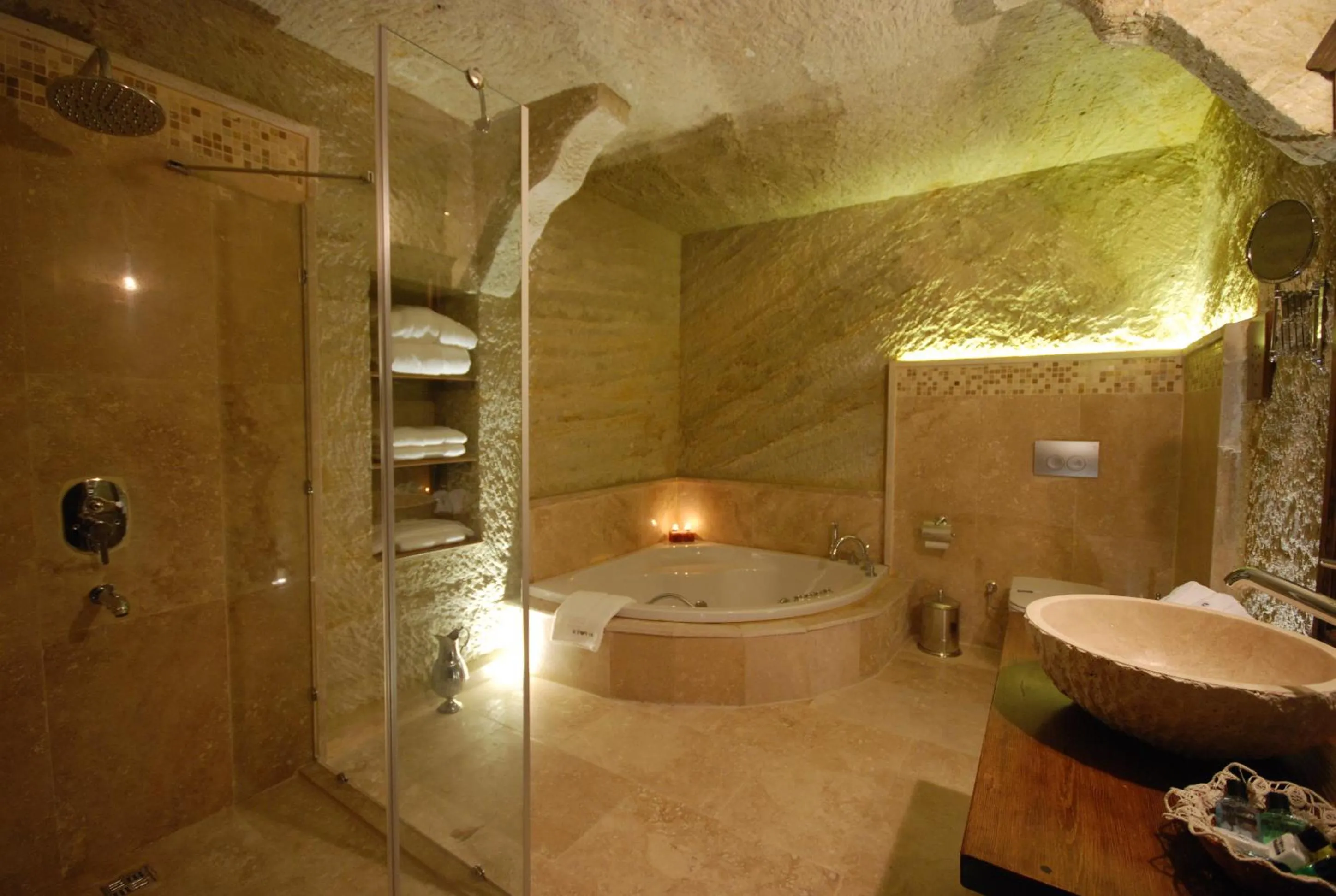 Hot Tub in Utopia Cave Cappadocia