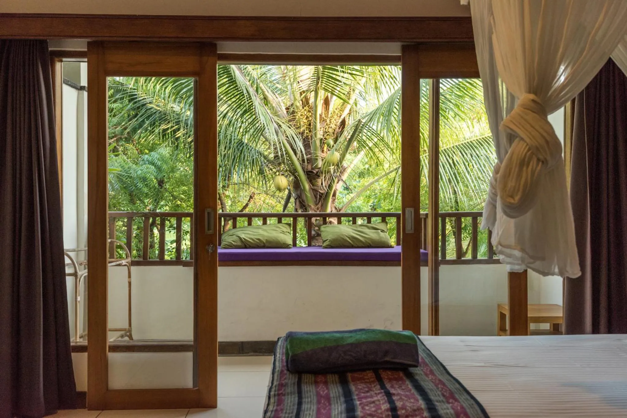 Garden view, Bed in Arjuna Homestay