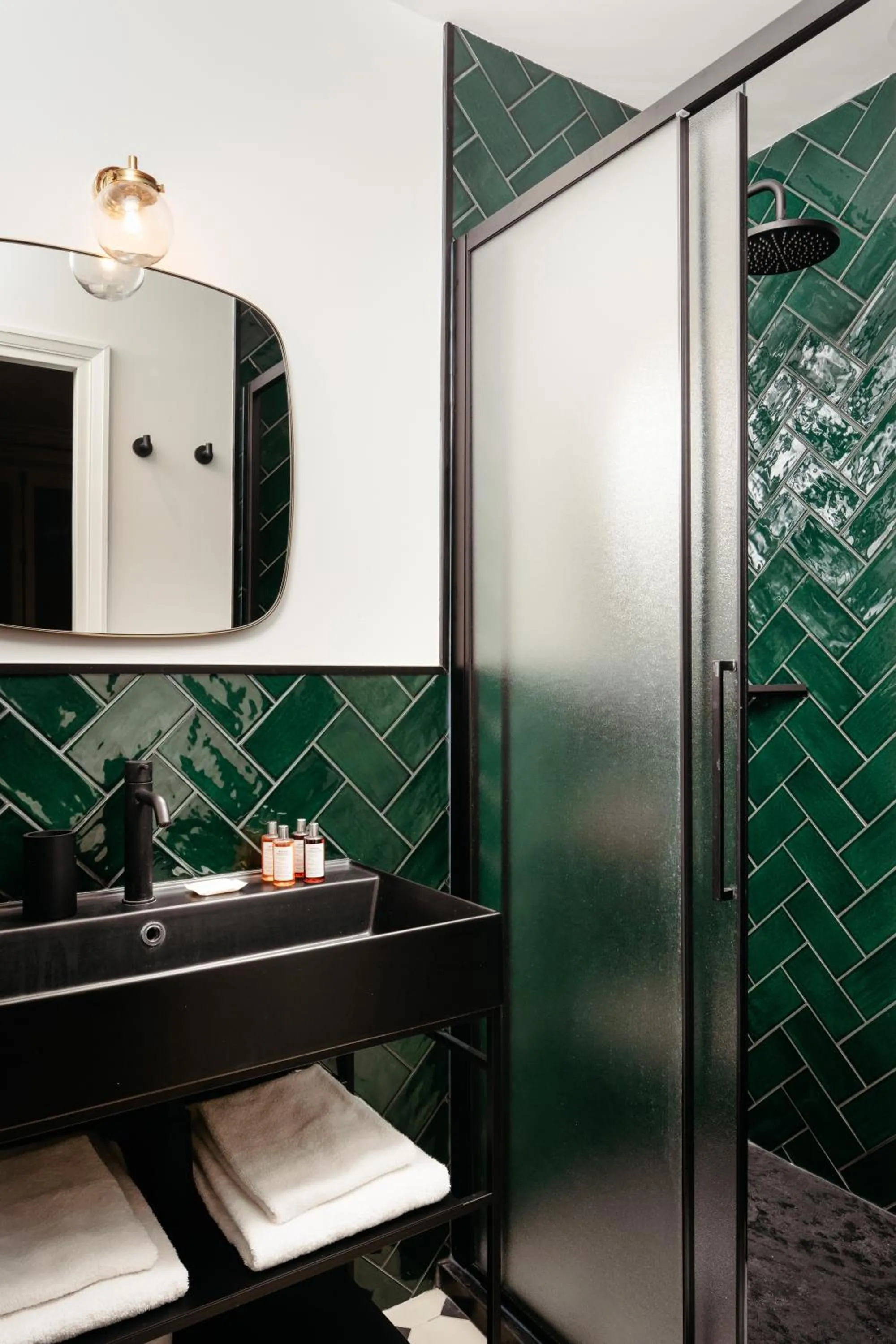 Bathroom in My Maison In Paris - Champ de Mars