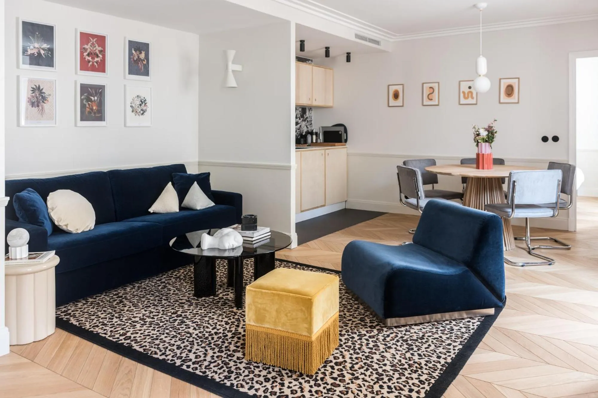 Living room in My Maison In Paris - Champ de Mars