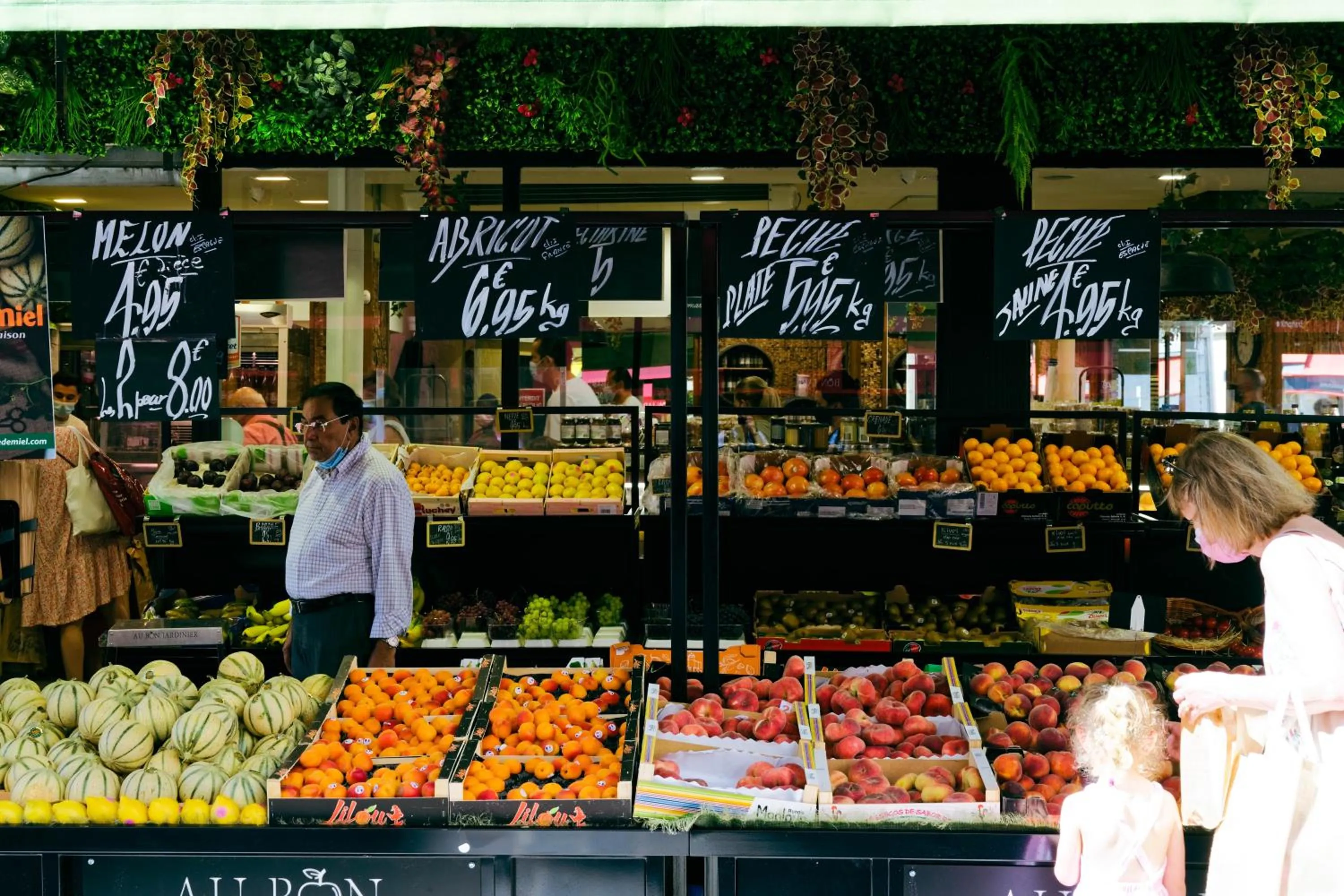 Neighbourhood in My Maison In Paris - Champ de Mars