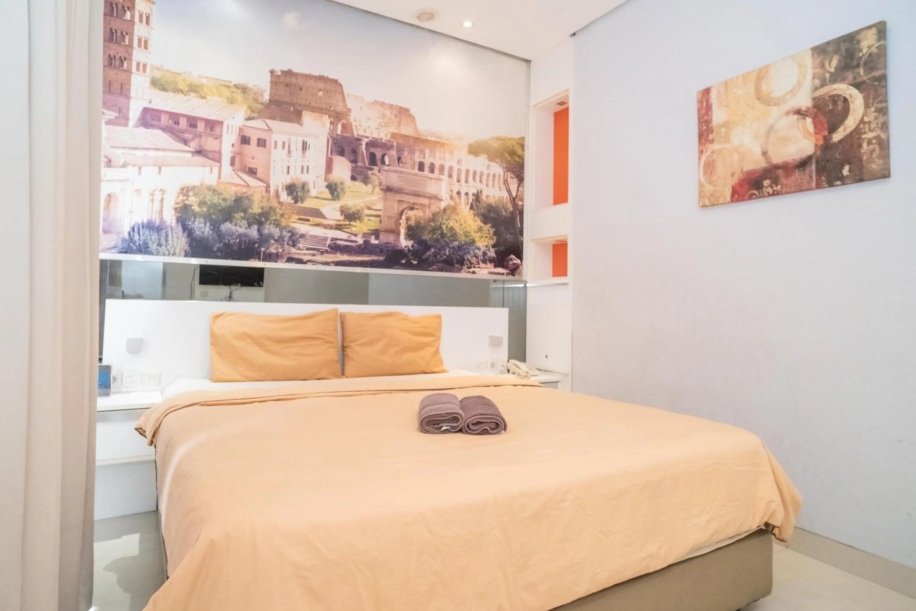 Photo of the whole room, Bed in RedDoorz at Tirta Mansion Paramount Gading