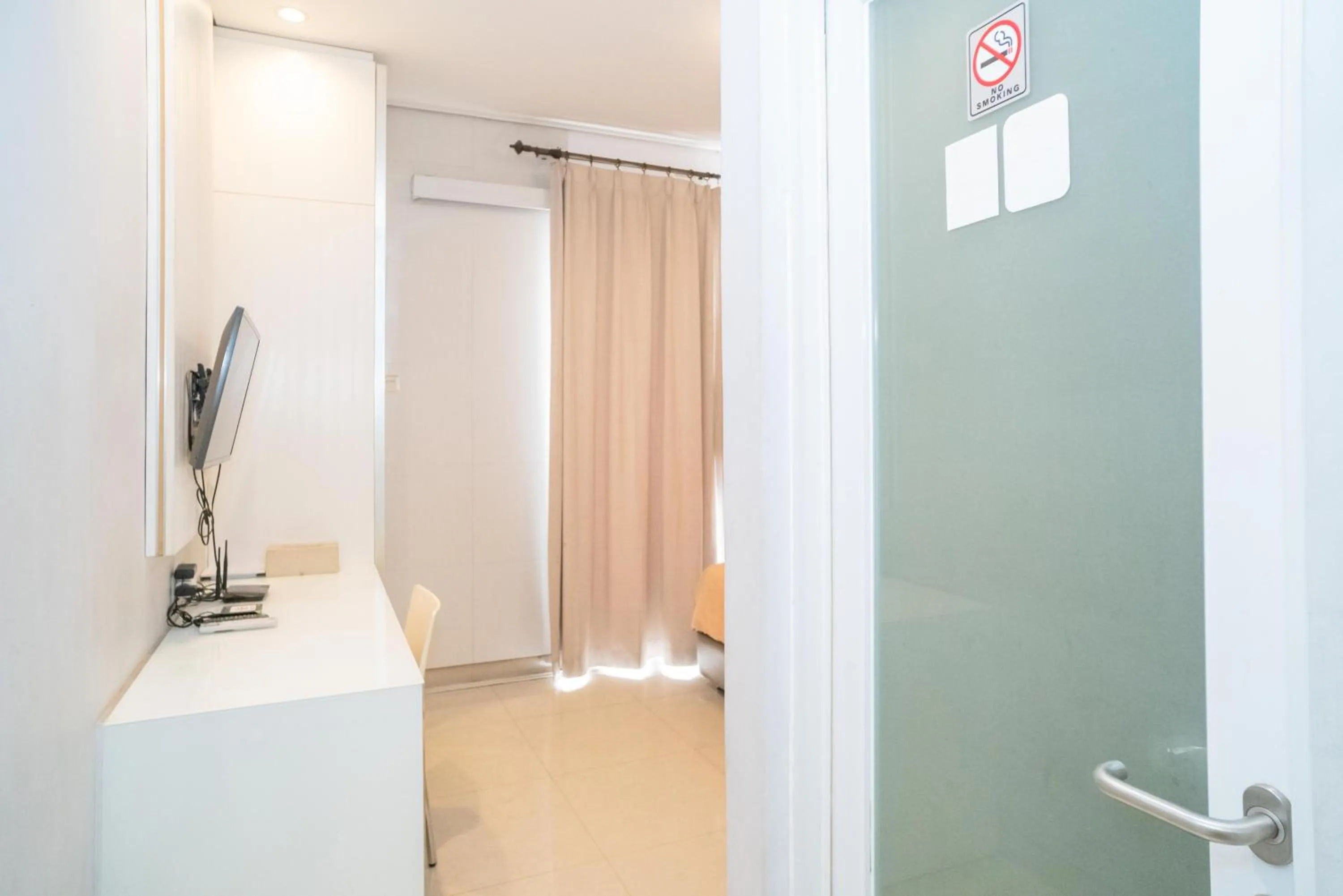 RedDoorz at Tirta Mansion Paramount Gading