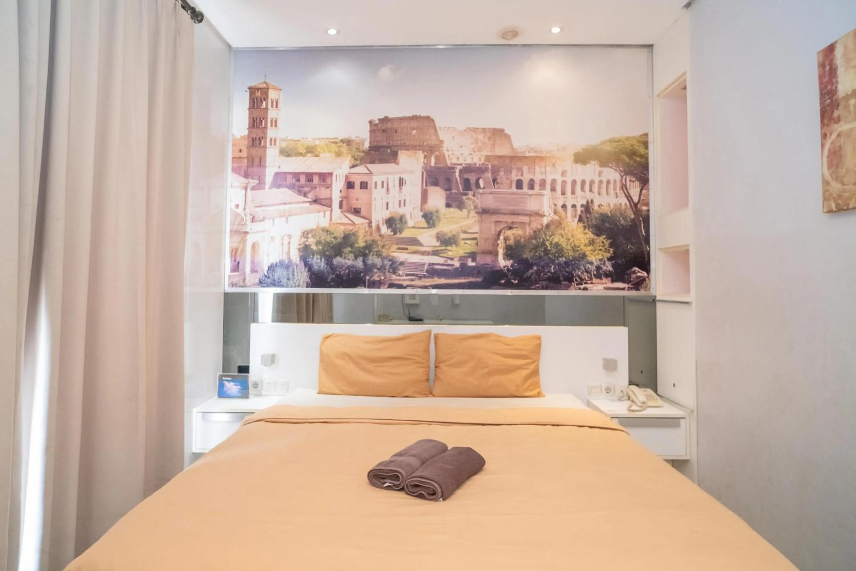 Bed in RedDoorz at Tirta Mansion Paramount Gading