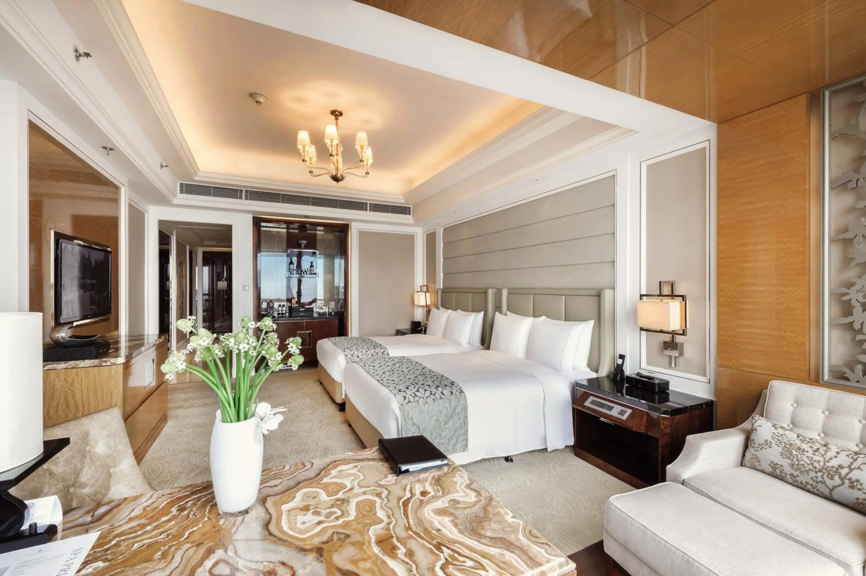 Photo of the whole room, Bed in The Ritz-Carlton, Chengdu