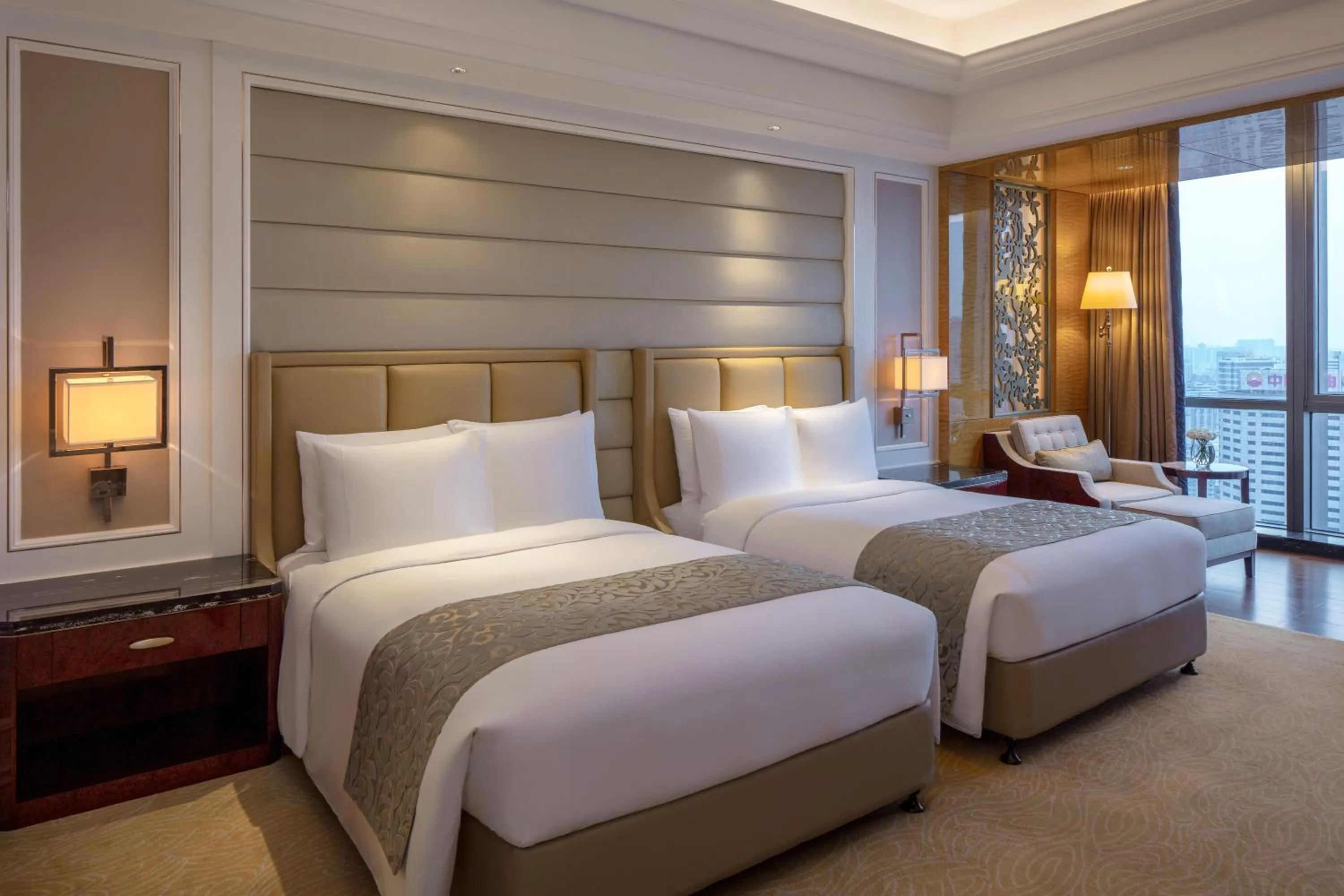 Bed in The Ritz-Carlton, Chengdu