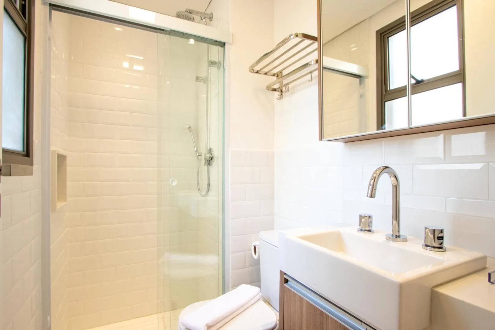 Shower in Charlie Vila Nova Conceição Jacques Félix