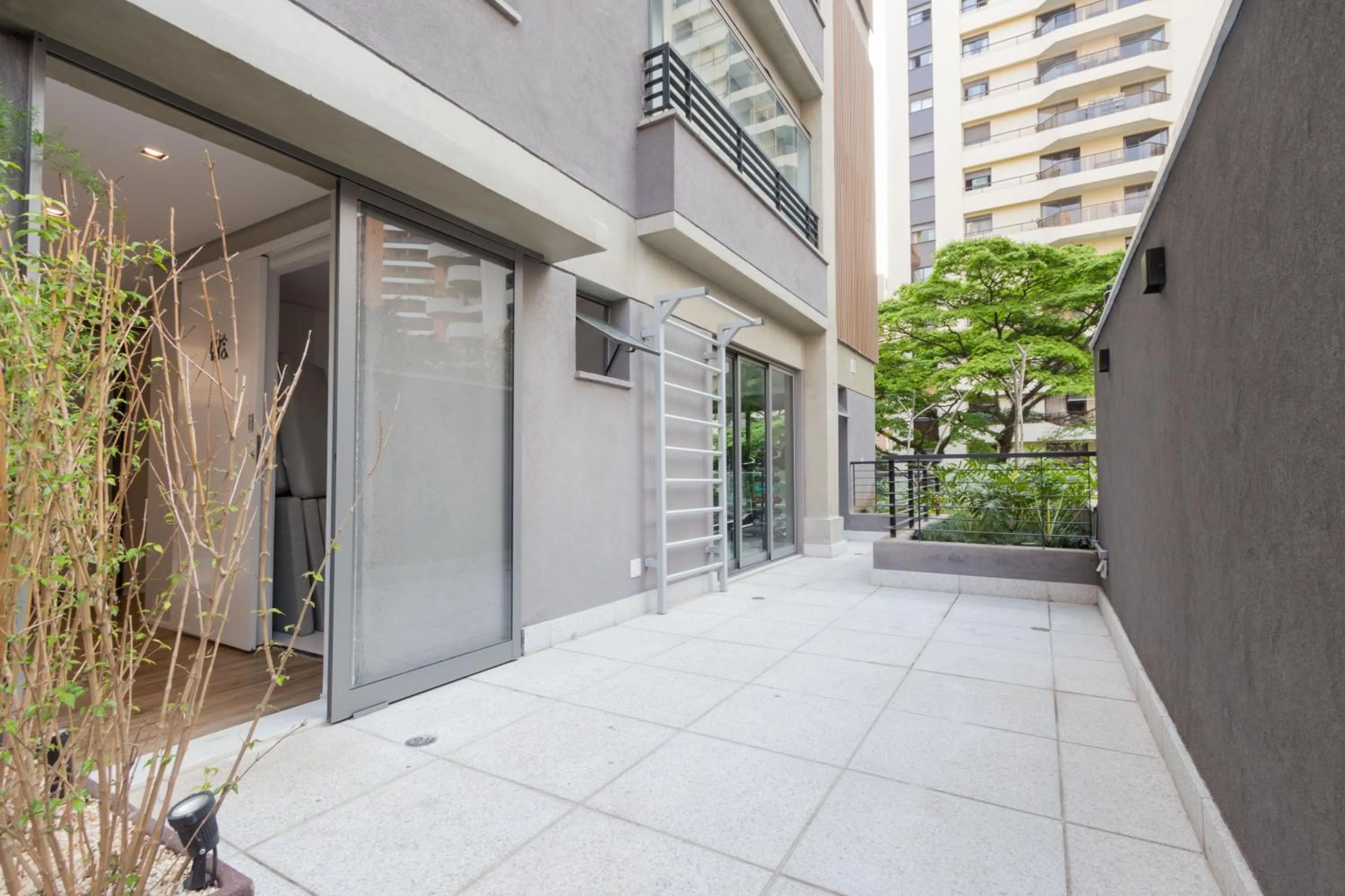 Property building in Charlie Vila Nova Conceição Jacques Félix