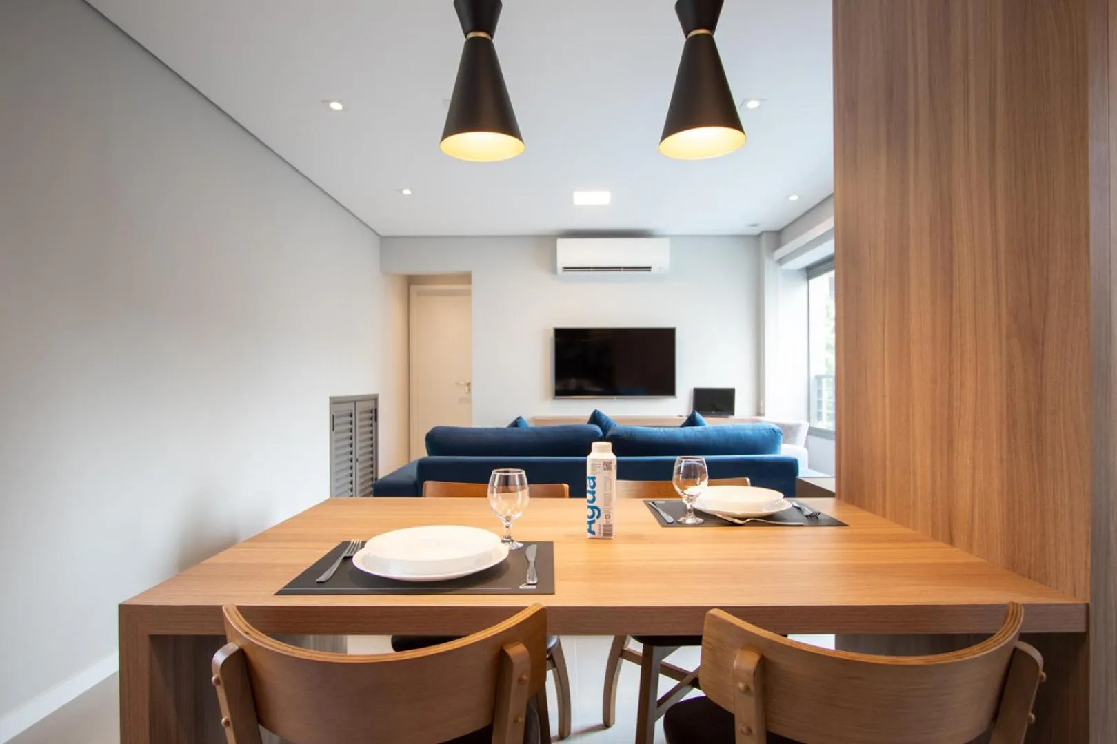 Day in Charlie Vila Nova Conceição Jacques Félix