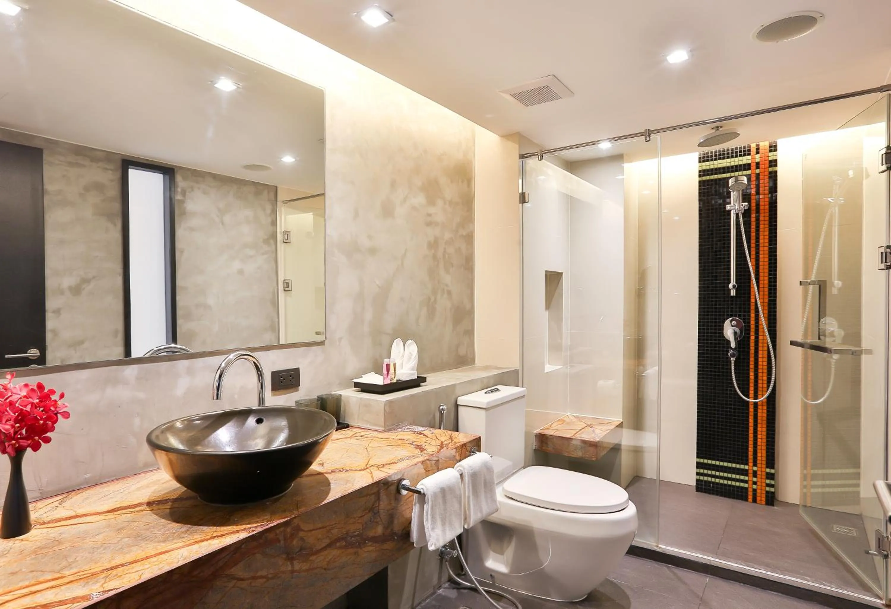 Shower in Maitria Mode Sukhumvit 15 Bangkok - A Chatrium Collection