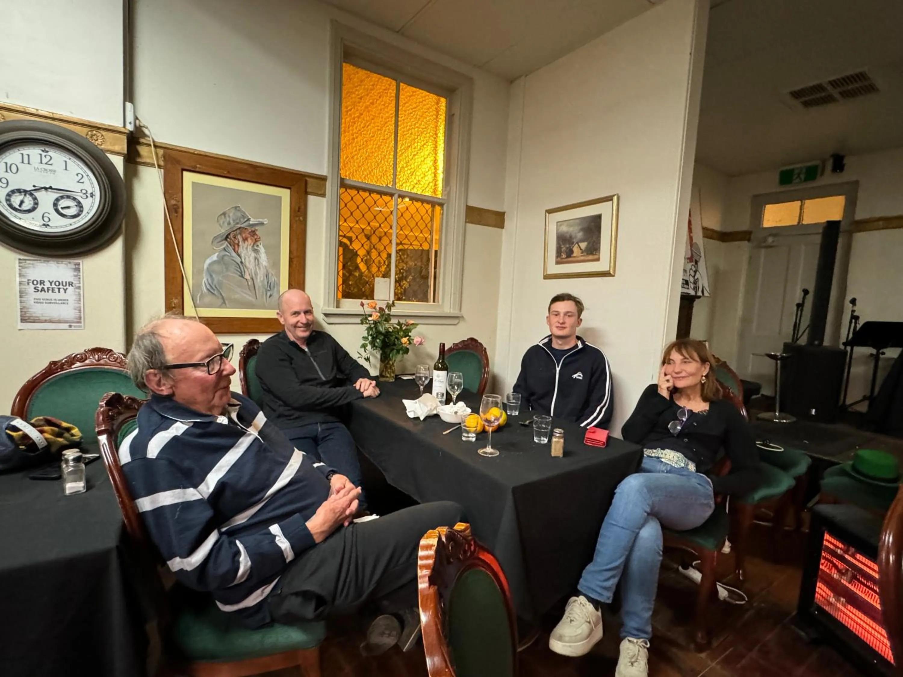 Restaurant/places to eat in Club Boutique Hotel Cunnamulla