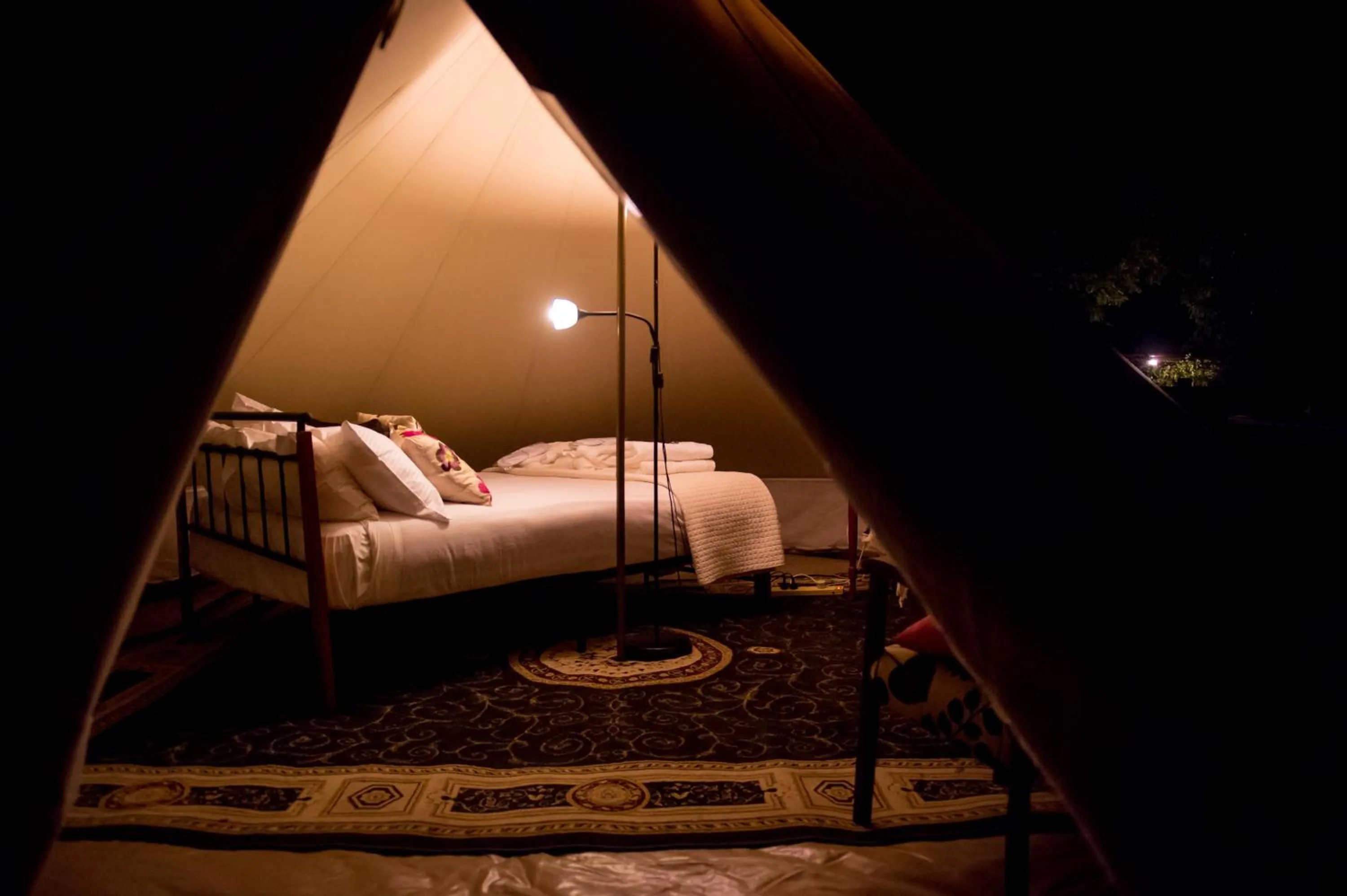 Decorative detail, Bed in Club Boutique Hotel Cunnamulla