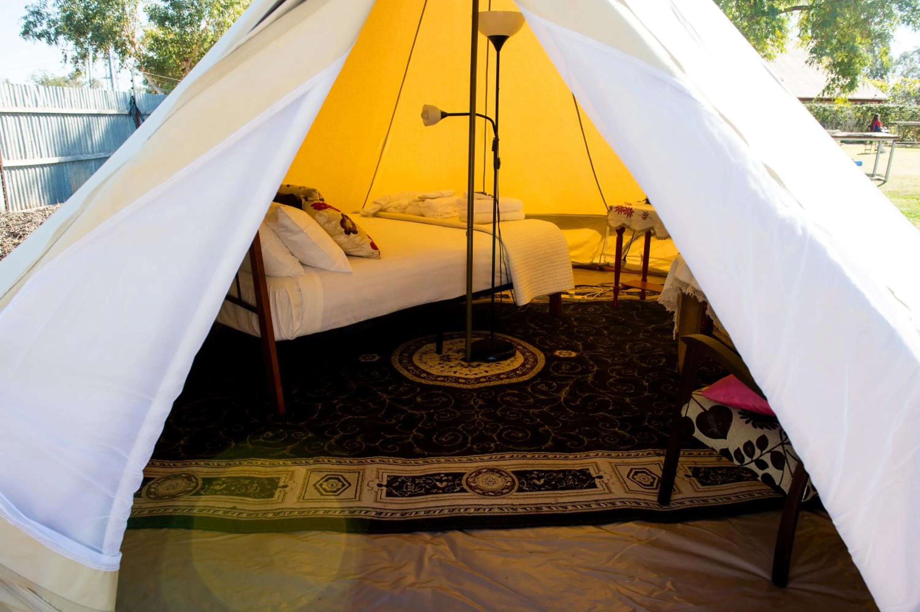 Patio, Bed in Club Boutique Hotel Cunnamulla