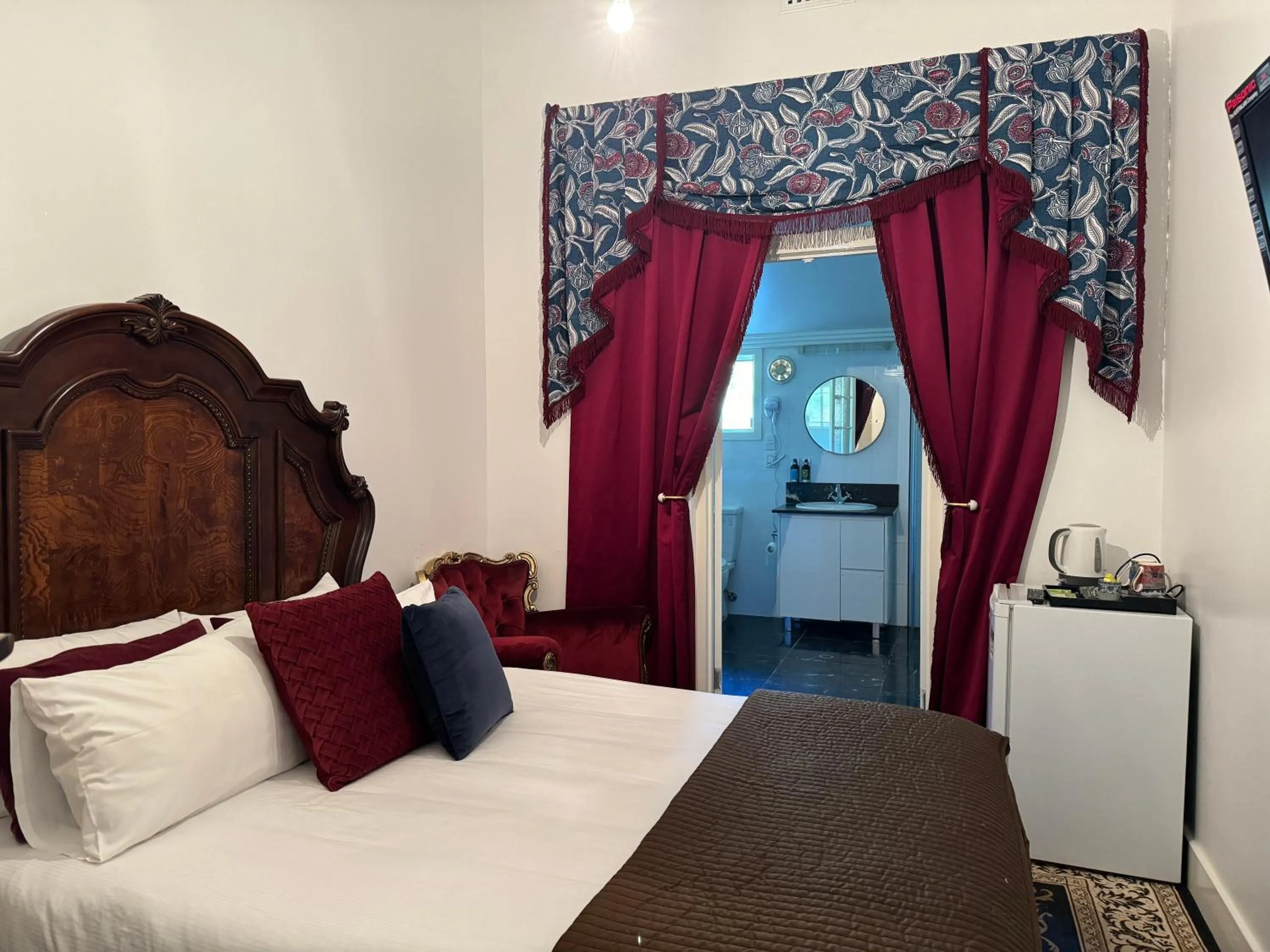 Bed in Club Boutique Hotel Cunnamulla