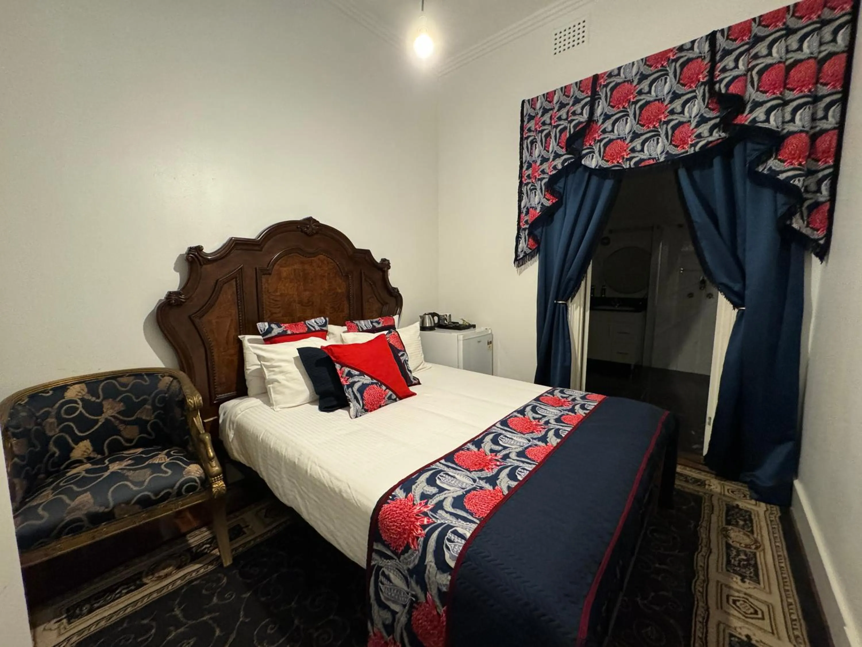 Restaurant/places to eat, Bed in Club Boutique Hotel Cunnamulla