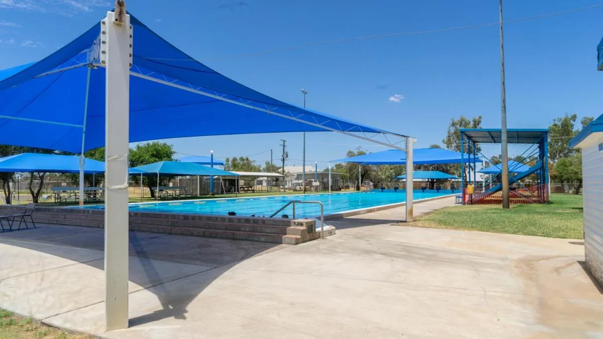 Swimming pool in Club Boutique Hotel Cunnamulla