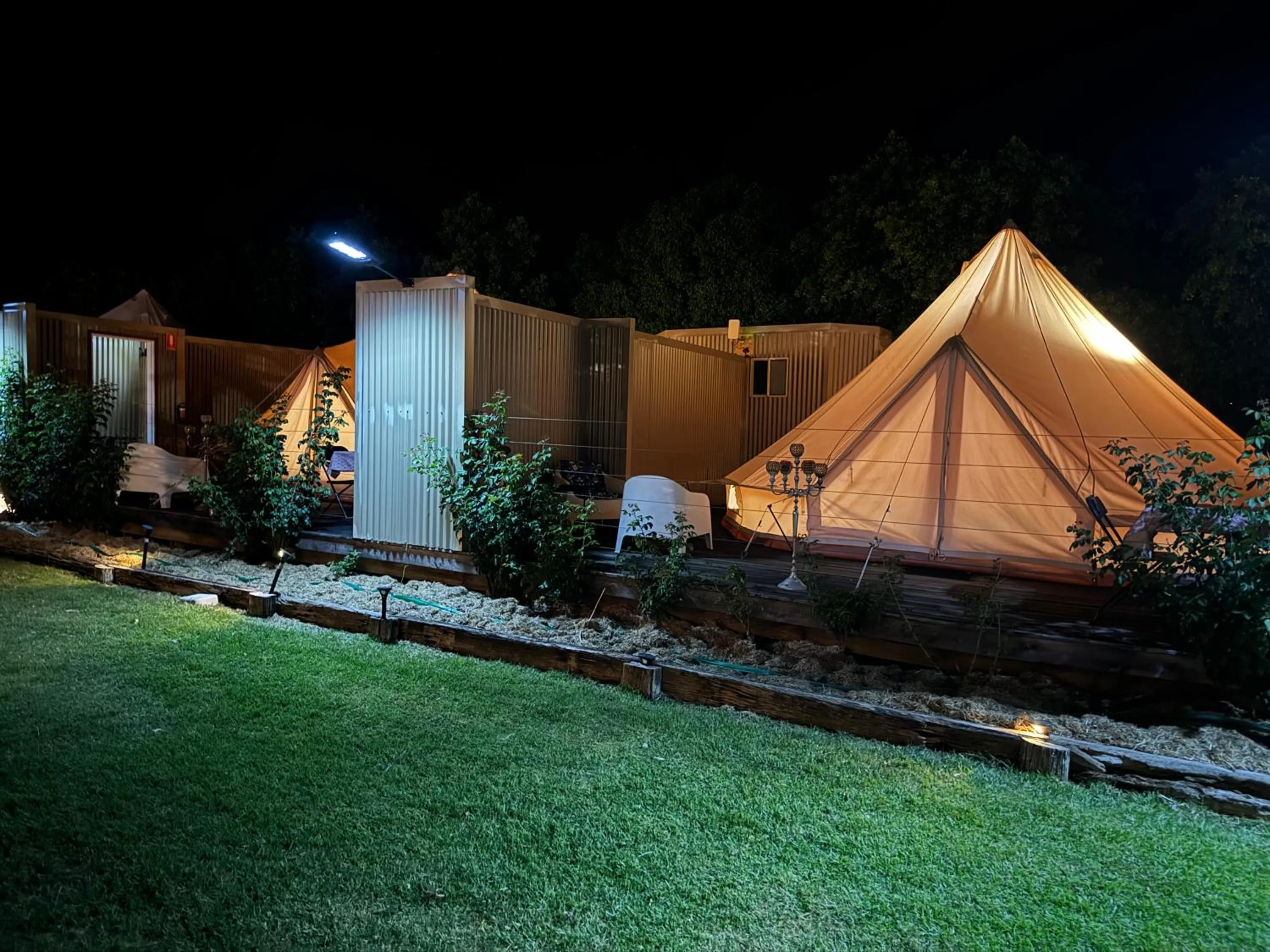Toilet in Club Boutique Hotel Cunnamulla