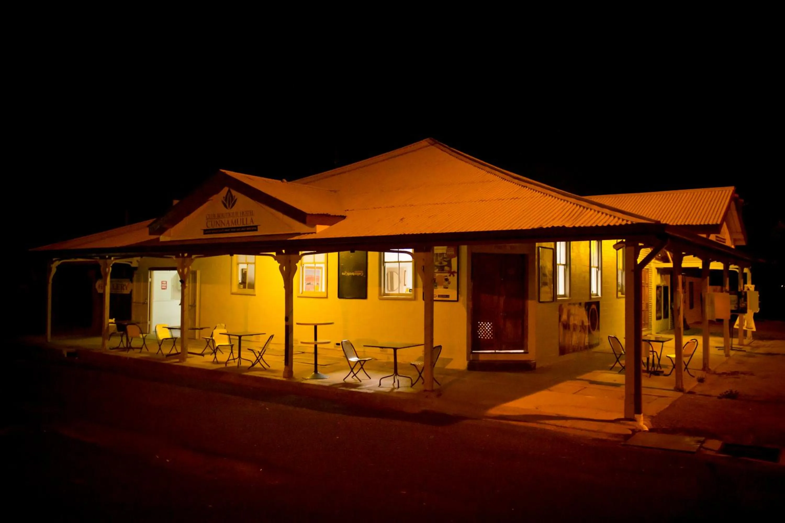 Restaurant/places to eat in Club Boutique Hotel Cunnamulla