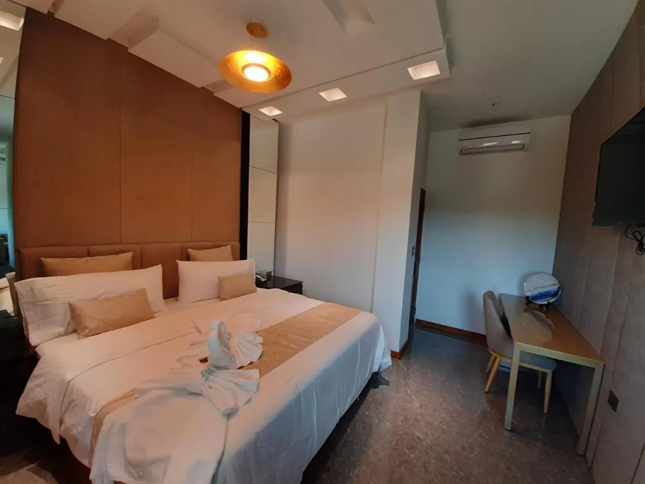 Bedroom, Bed in L'ver Hotel