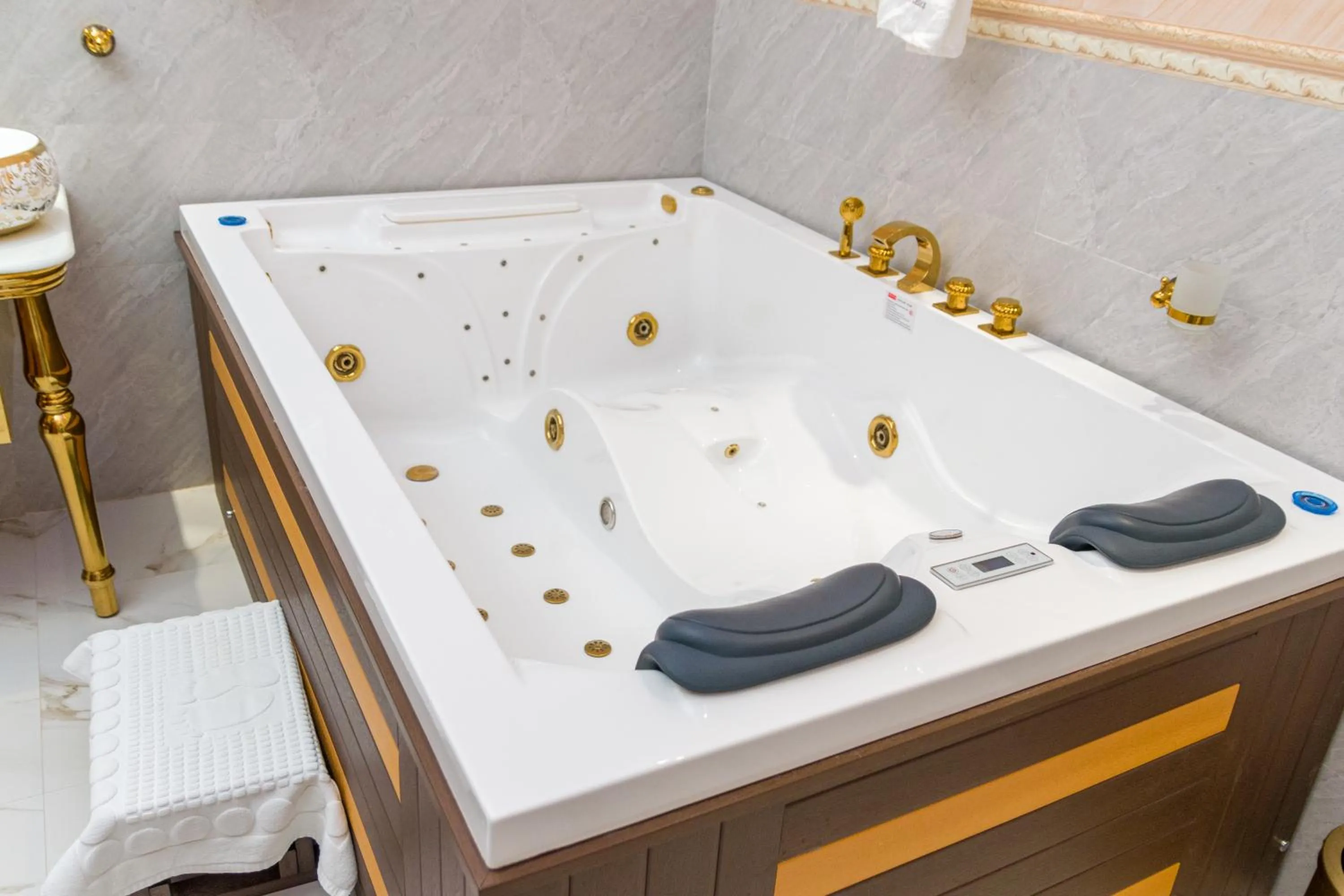 Shower in L'ver Hotel