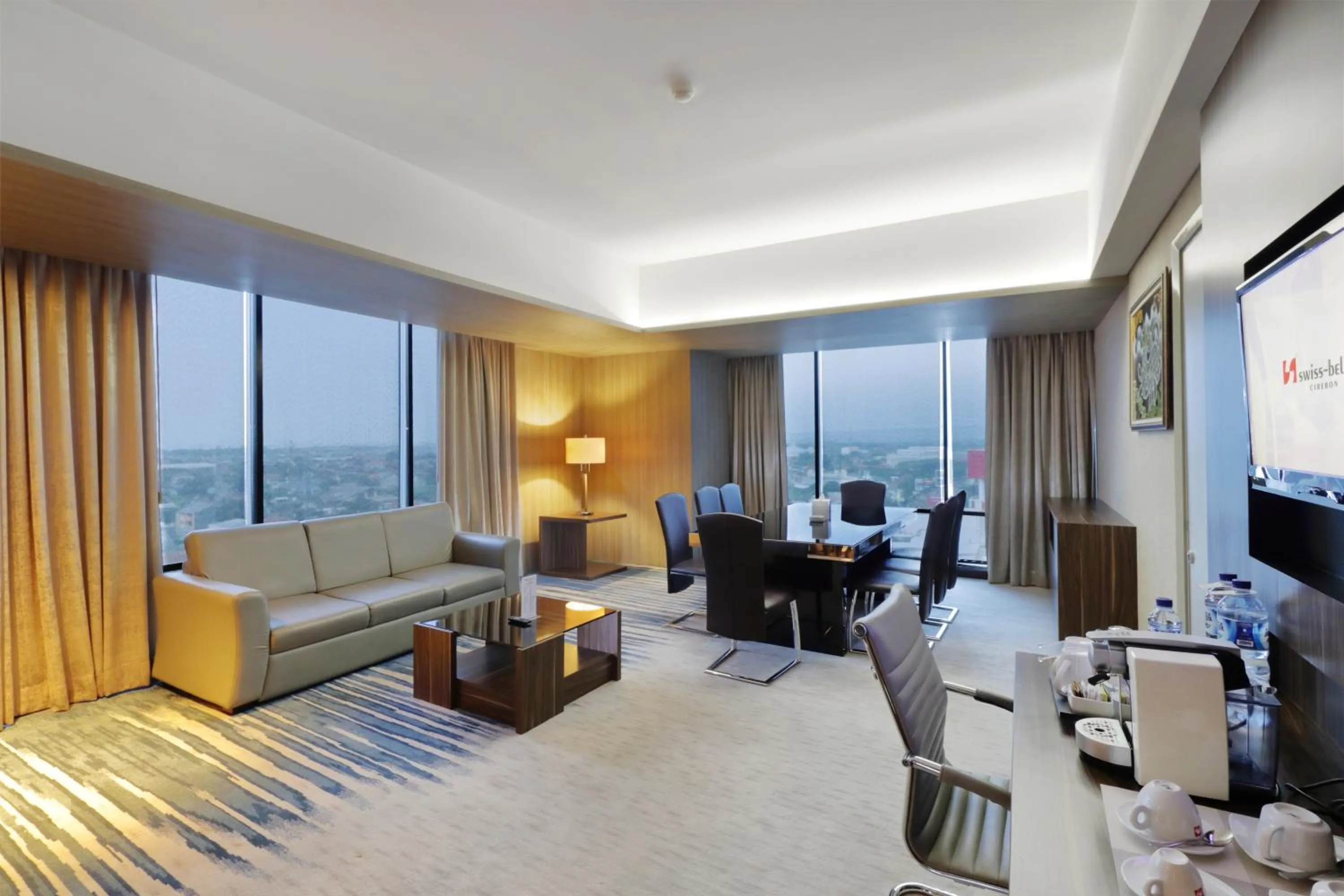 Seating area in Swiss-Belhotel Cirebon