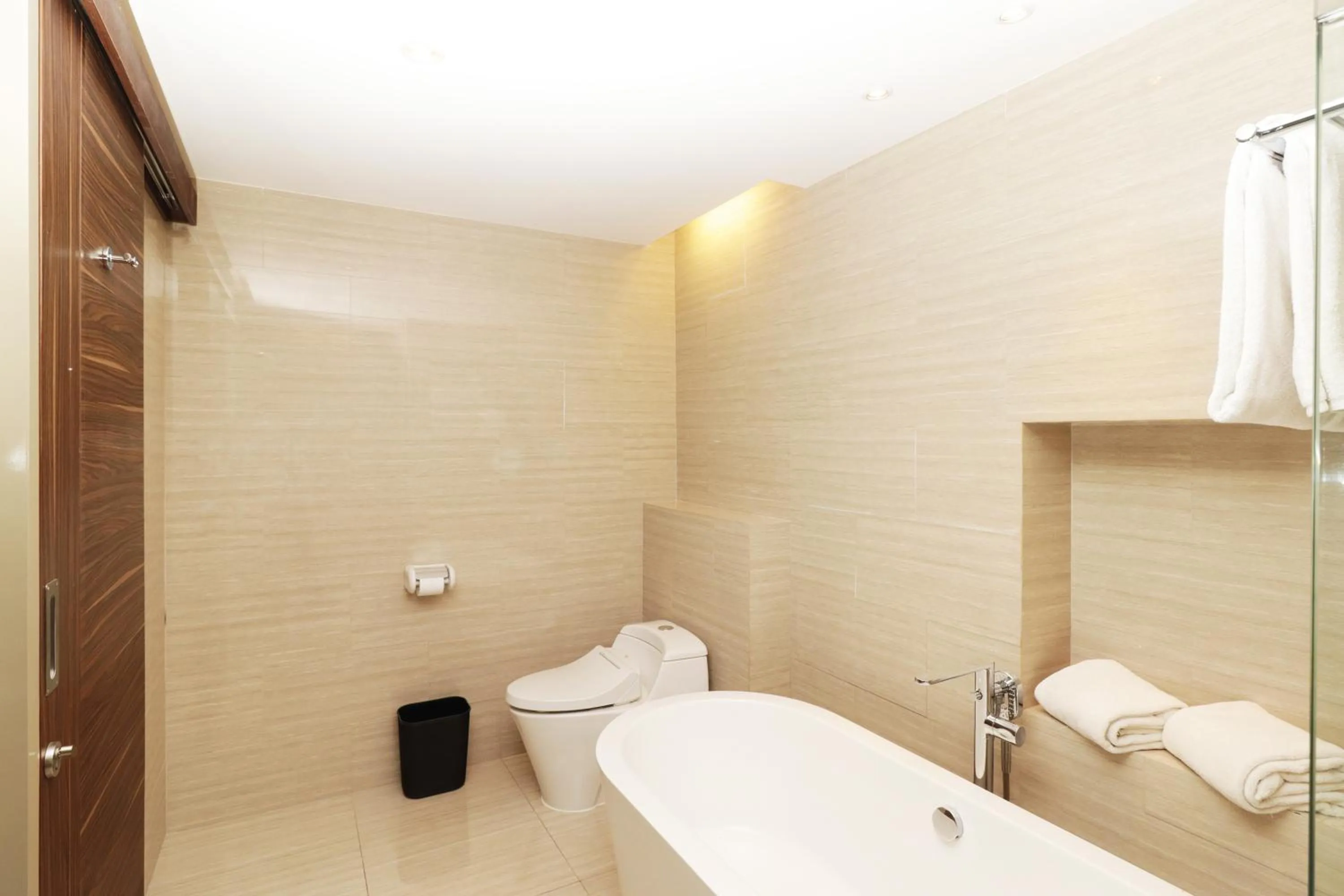 Toilet in Swiss-Belhotel Cirebon