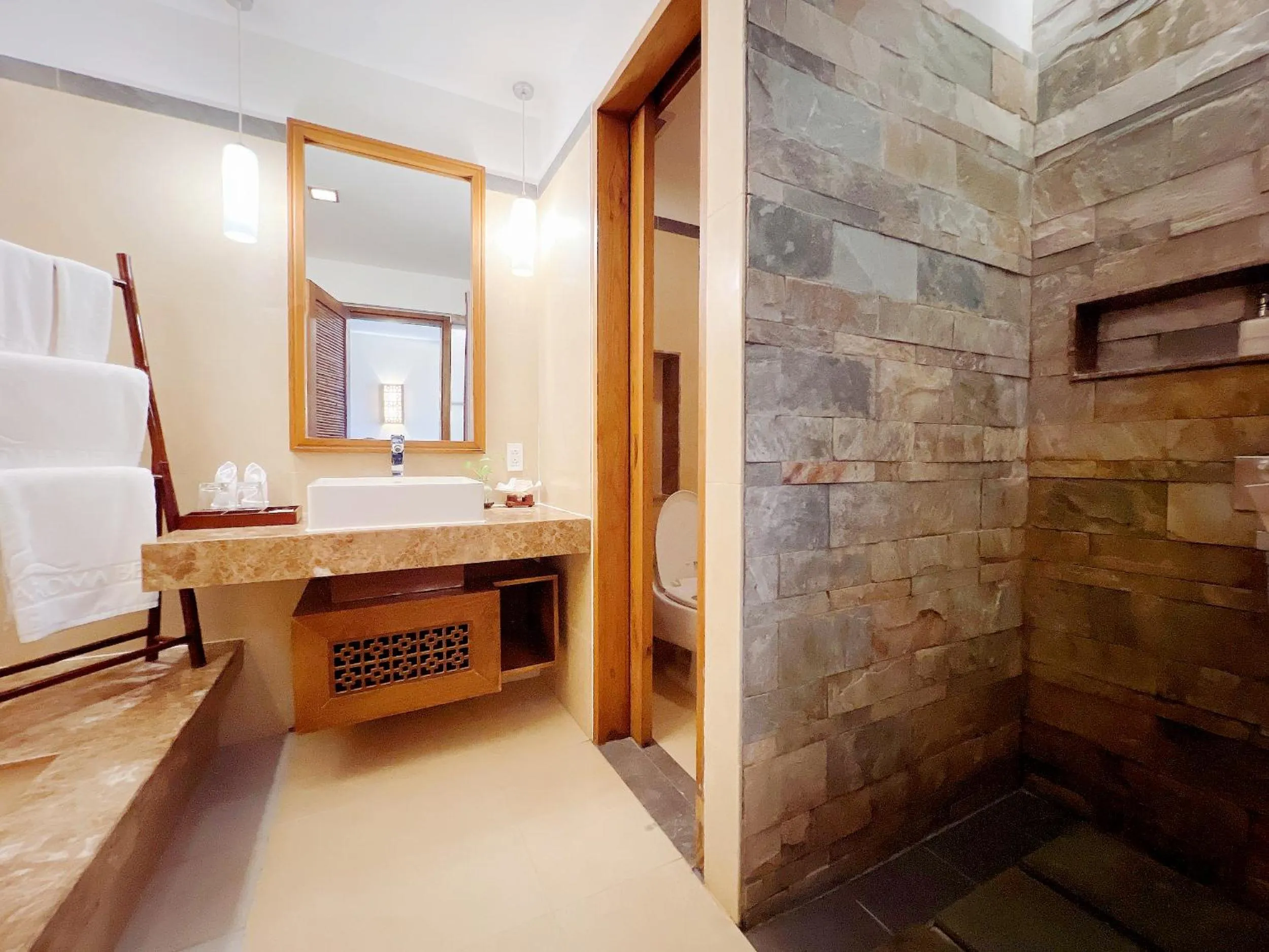 Shower in Aroma Beach Resort and Spa