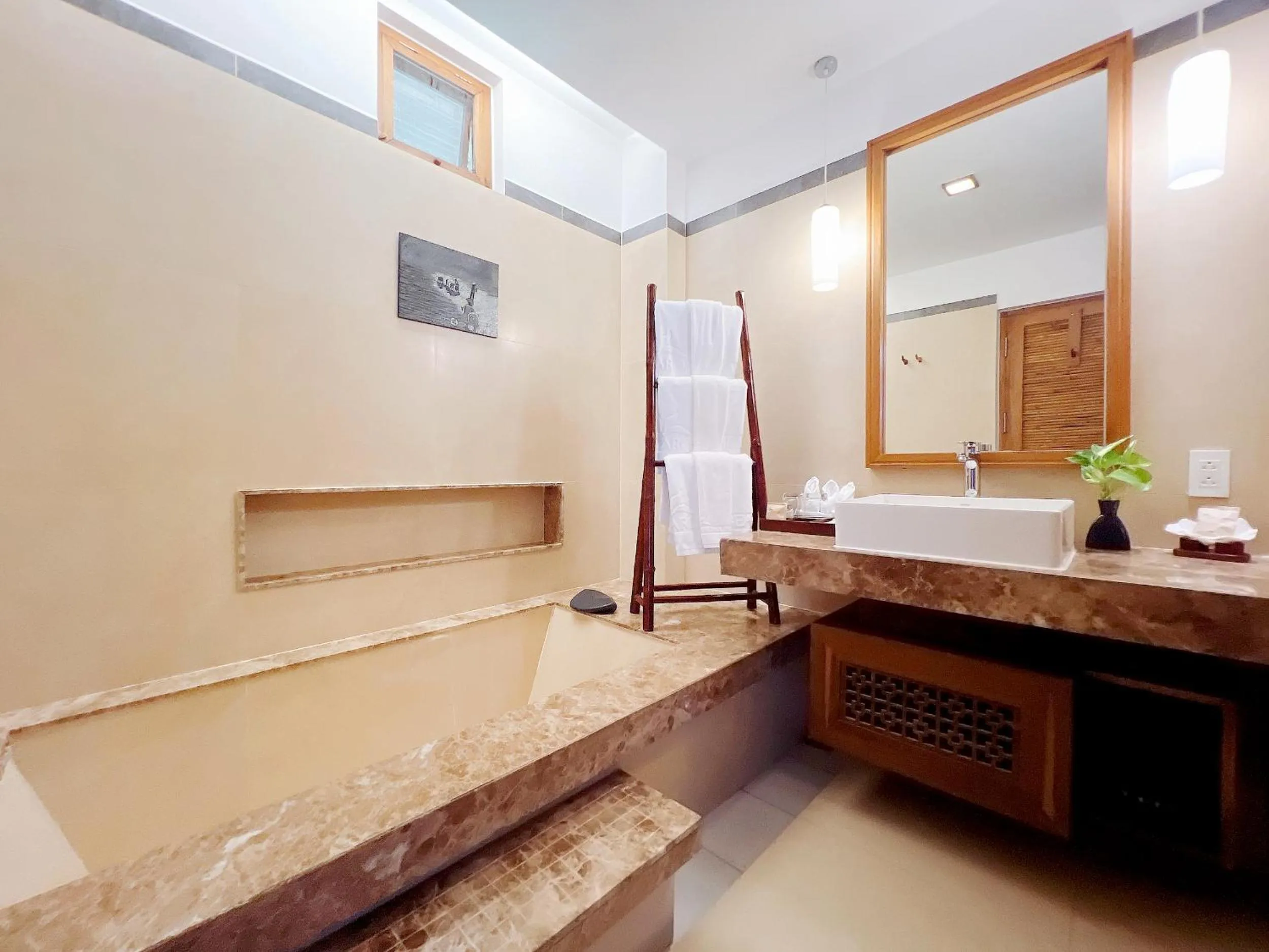 Shower in Aroma Beach Resort and Spa