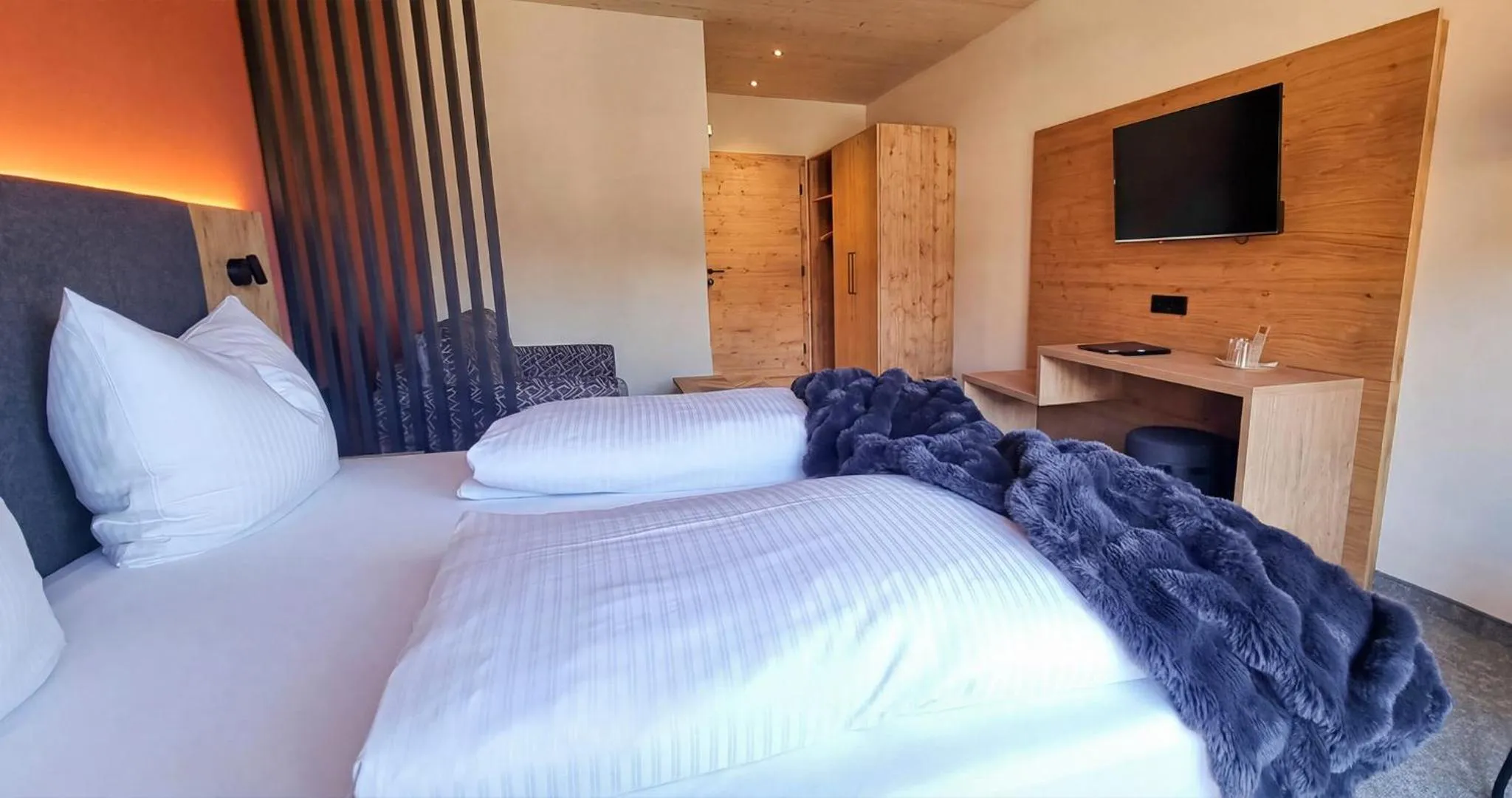 Photo of the whole room, Bed in Hotel Goldene Rose