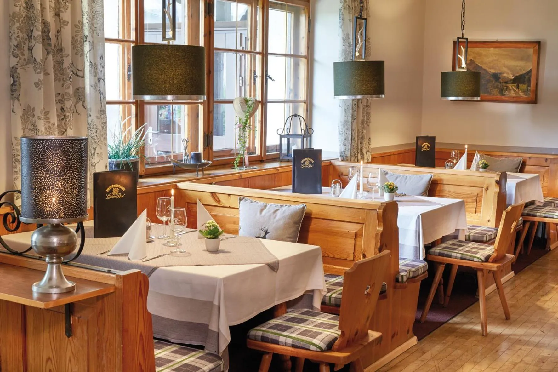 Restaurant/places to eat in Hotel Goldene Rose