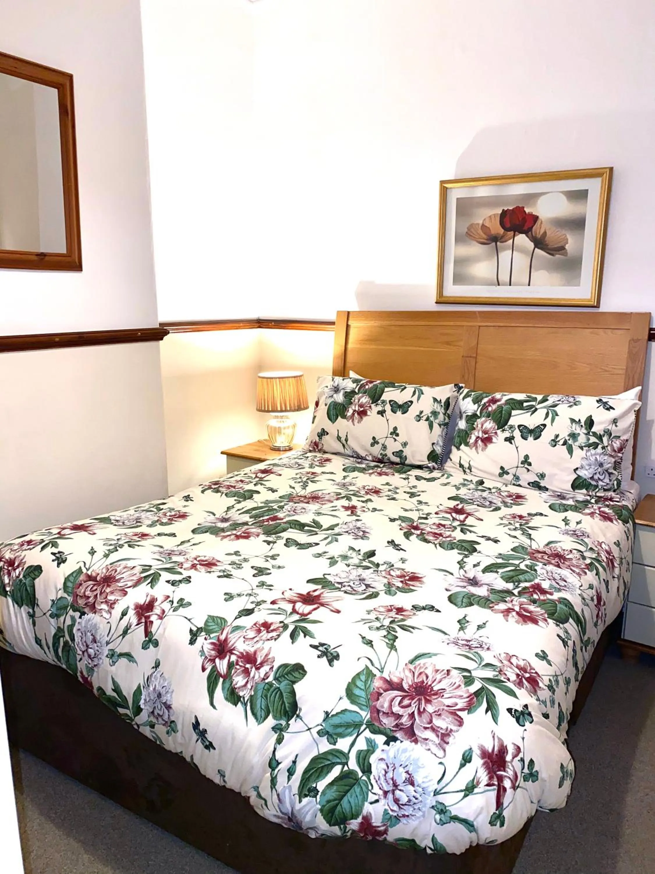 Bedroom, Bed in Seaford Lodge Apartments