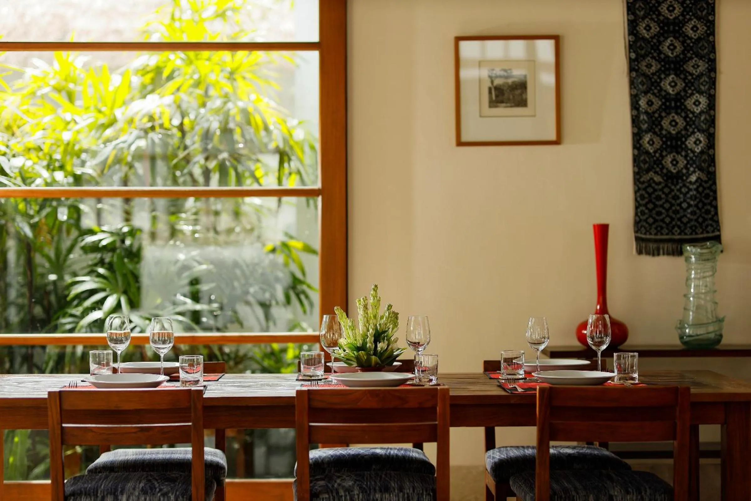 Dining area in Jimbaran Beach Villas by Nakula