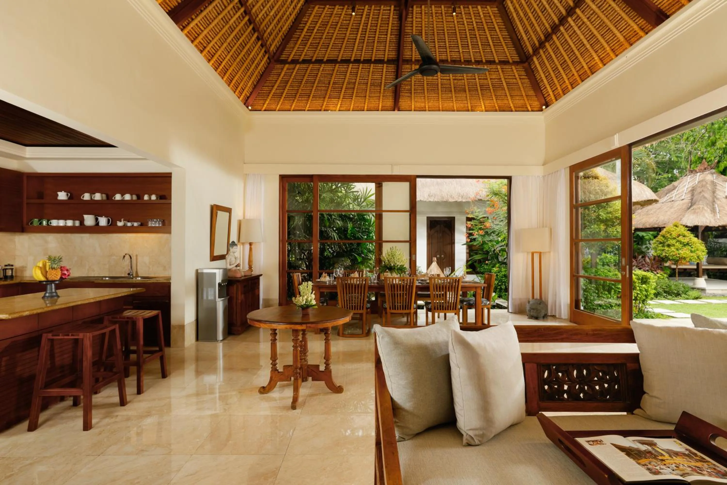 Living room in Jimbaran Beach Villas by Nakula