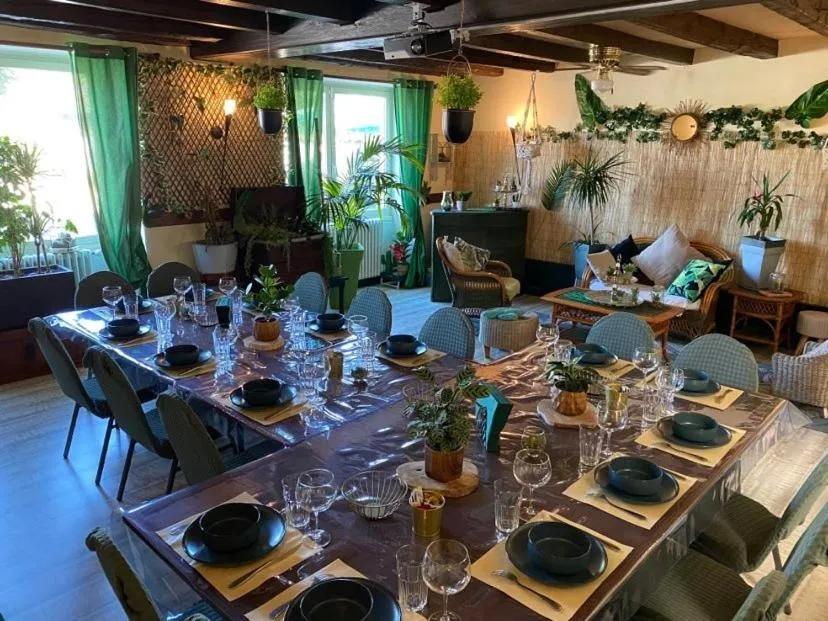 Banquet/Function facilities in Hôtel Restaurant Le chanel