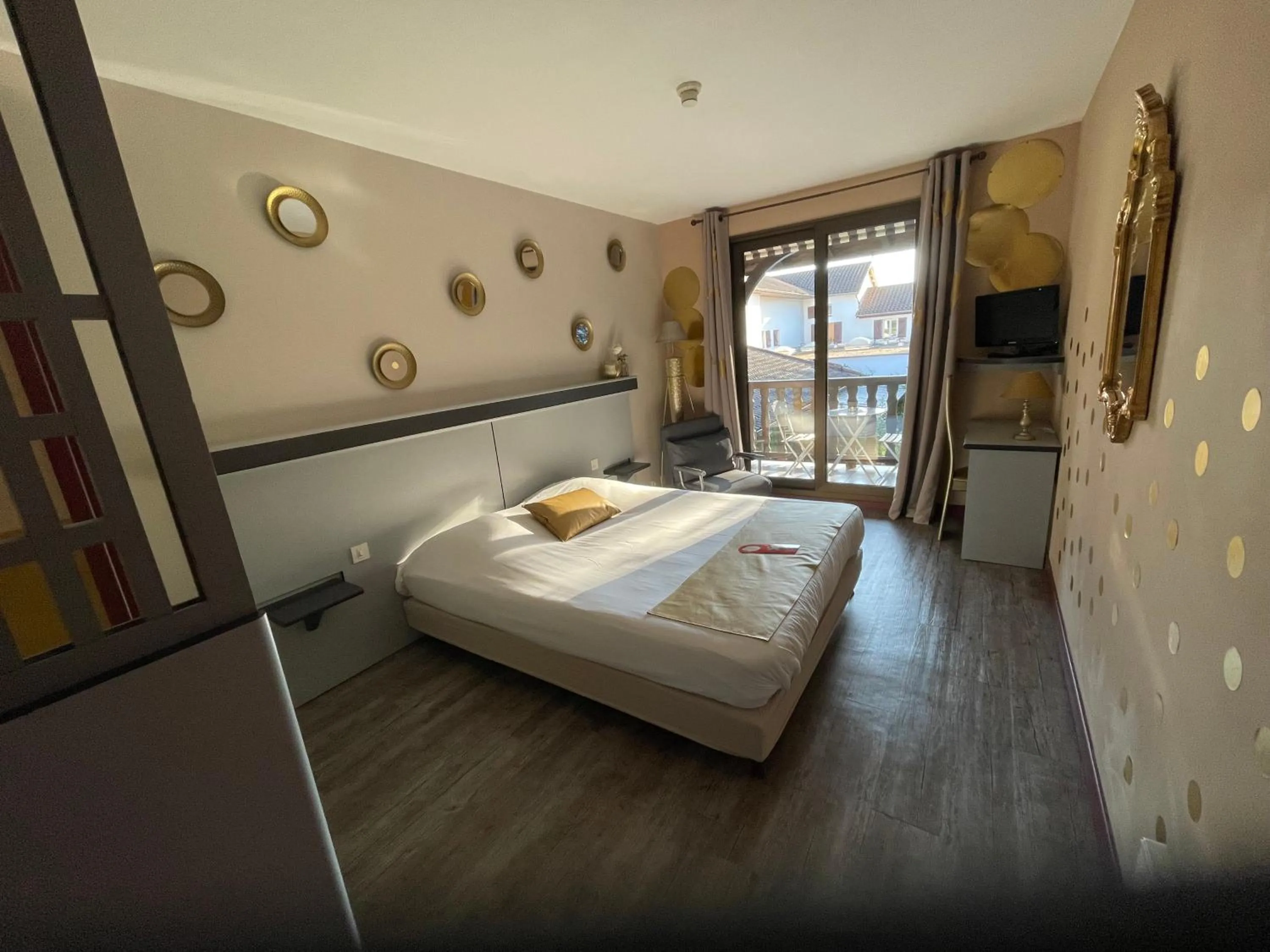 Bed in Hôtel Restaurant Le chanel