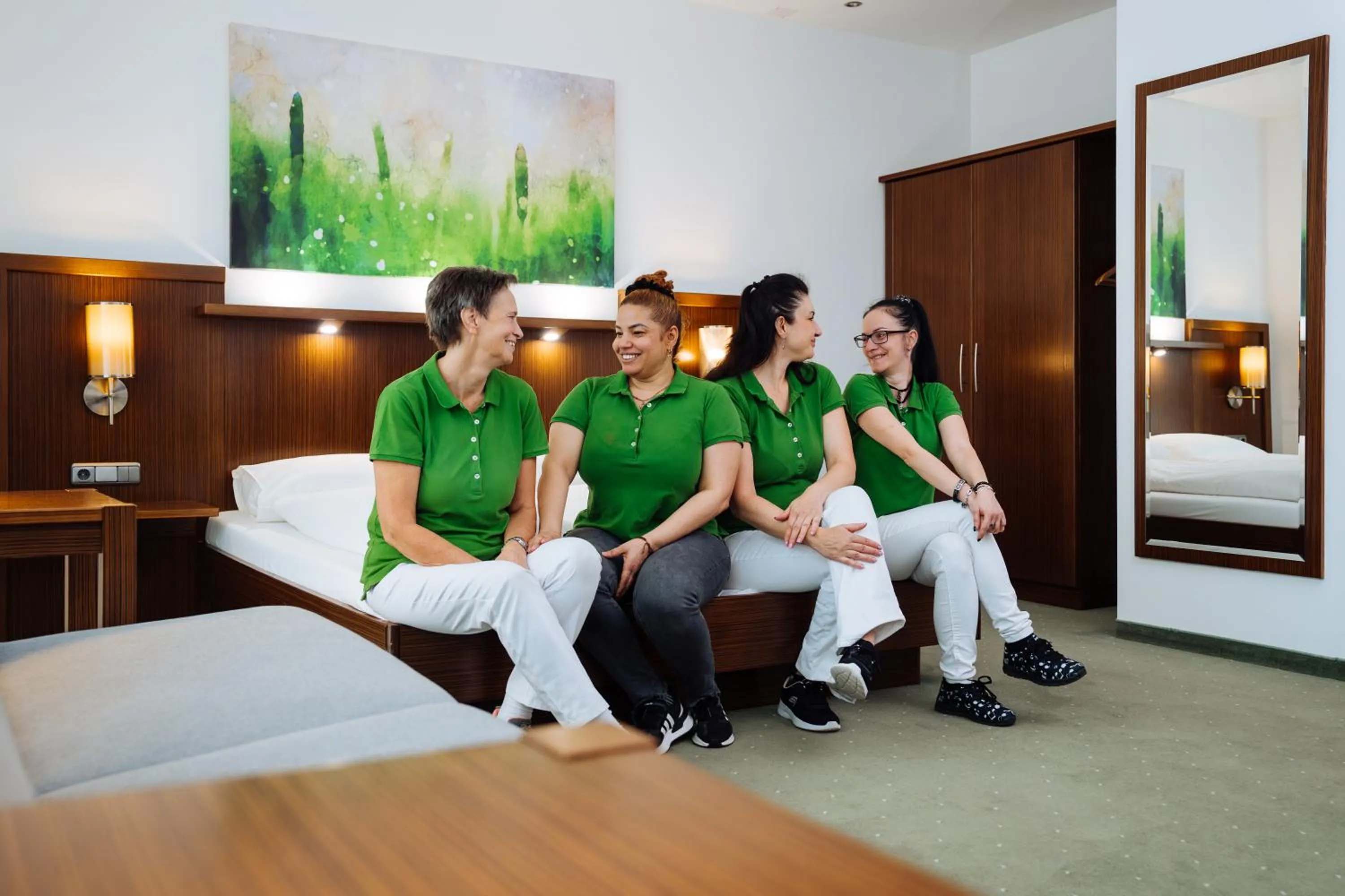 Property building, Bed in Hotel City