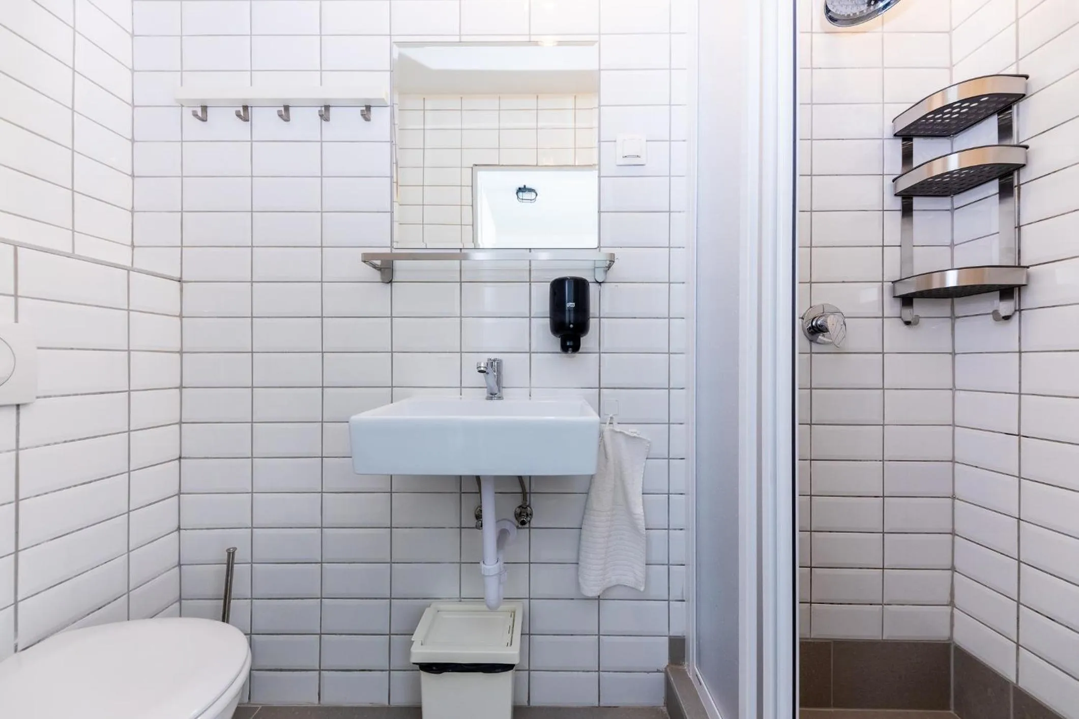 Shower in Adagio Hostel Basilica
