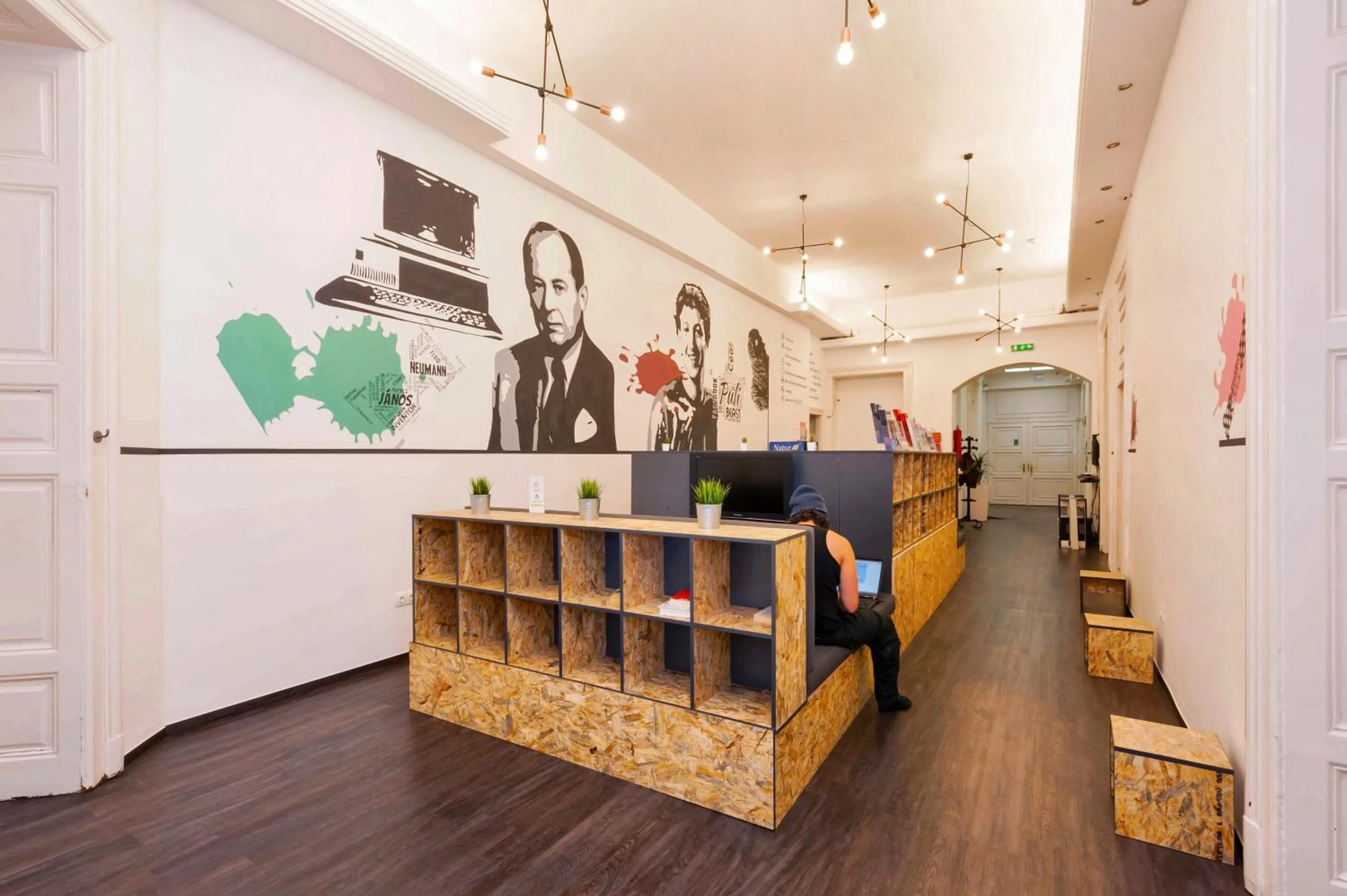 Communal lounge/ TV room in Adagio Hostel Basilica