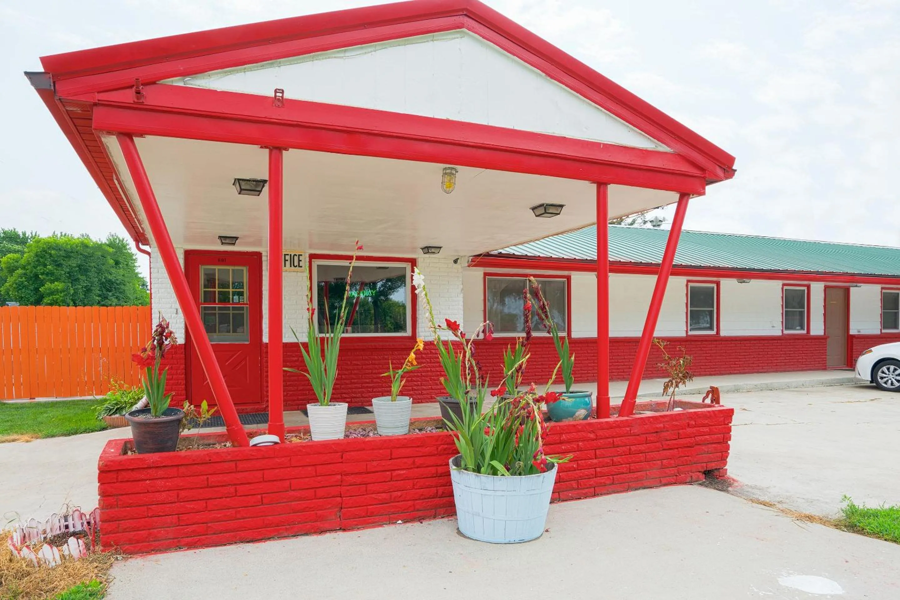 Facade/entrance in OYO Hotel Lamberton Hwy 14