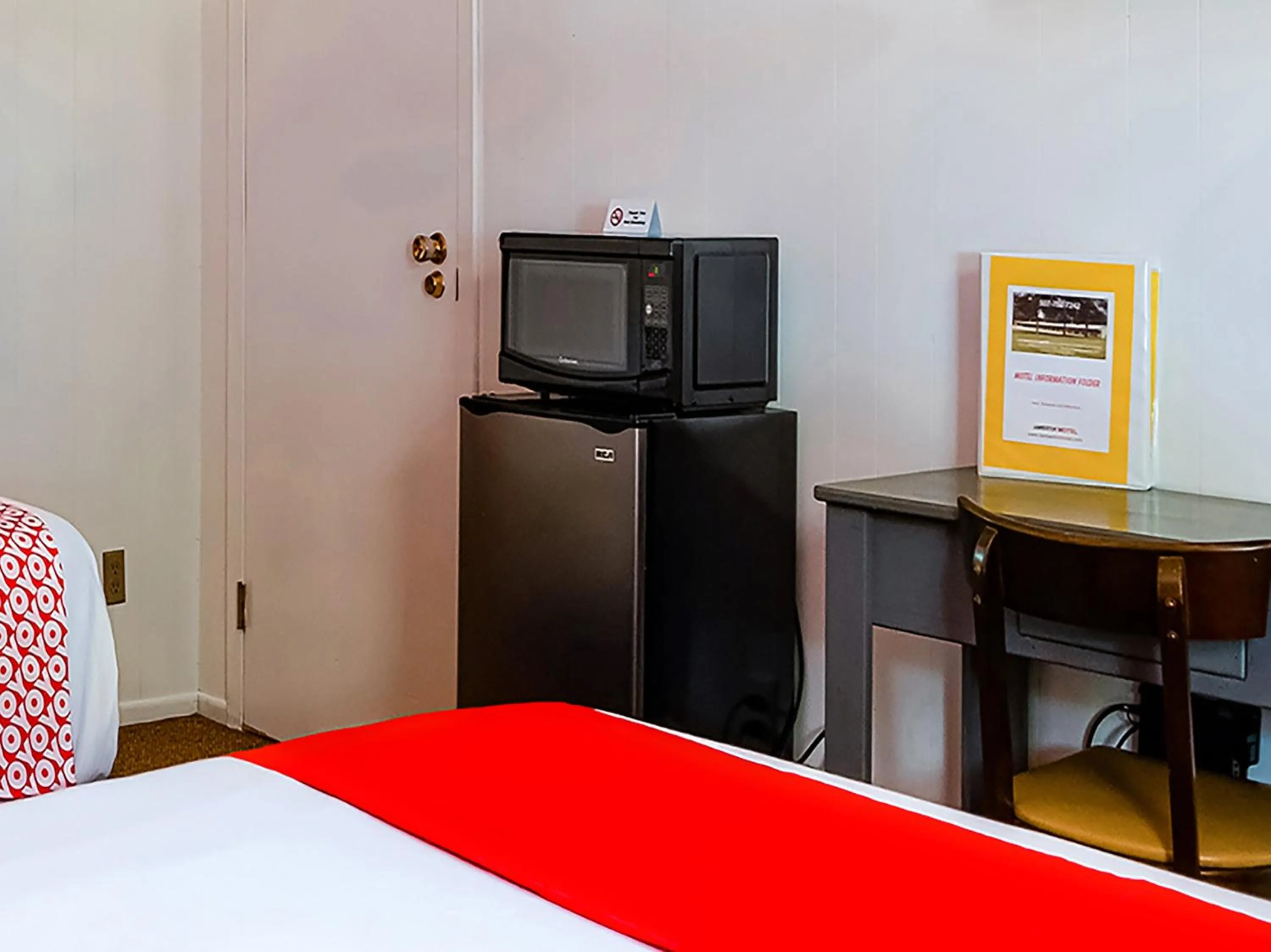 Bedroom, Bed in OYO Hotel Lamberton Hwy 14