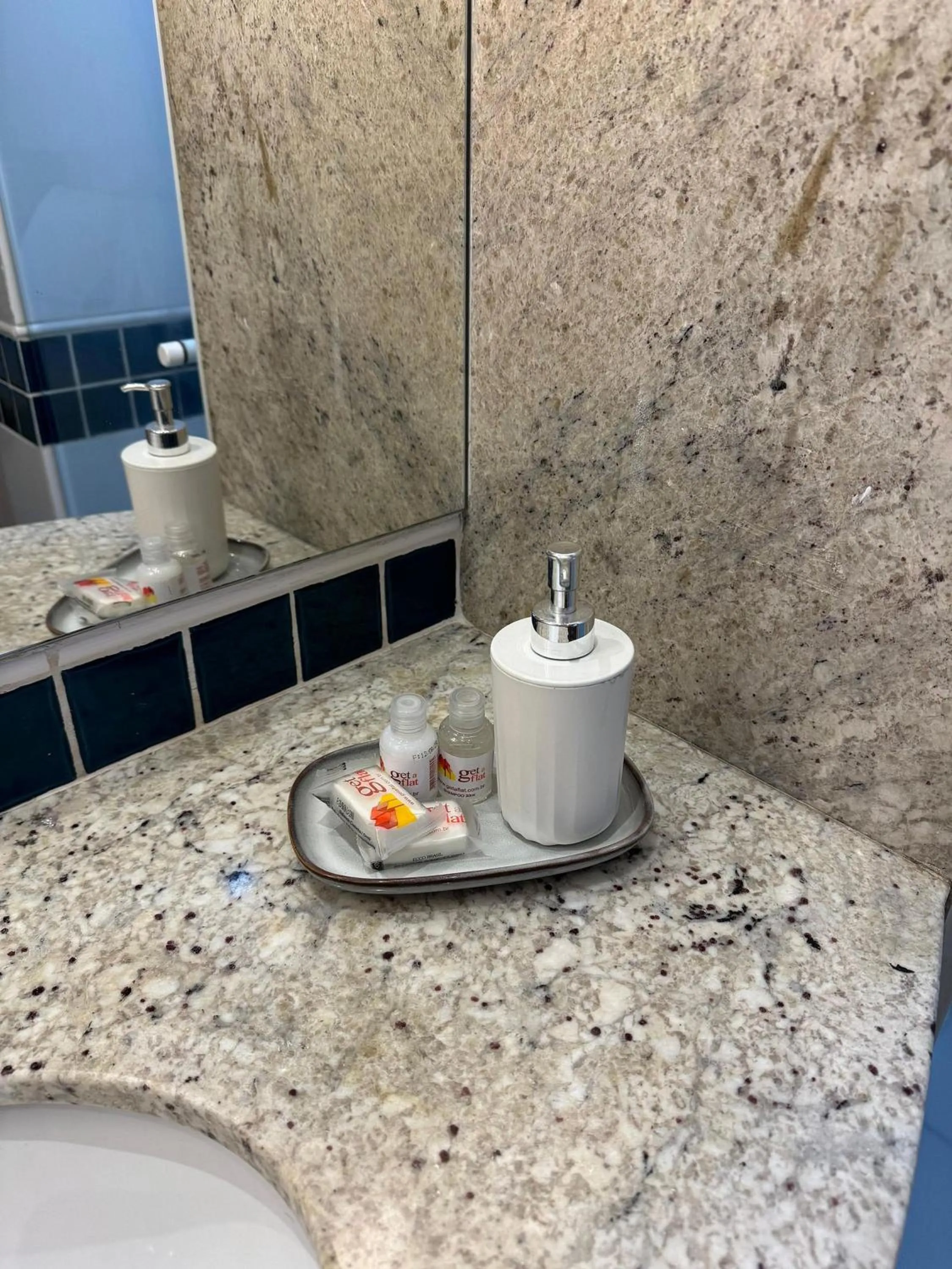 Toilet in Get a Flat 1103/Jardins /Paulista