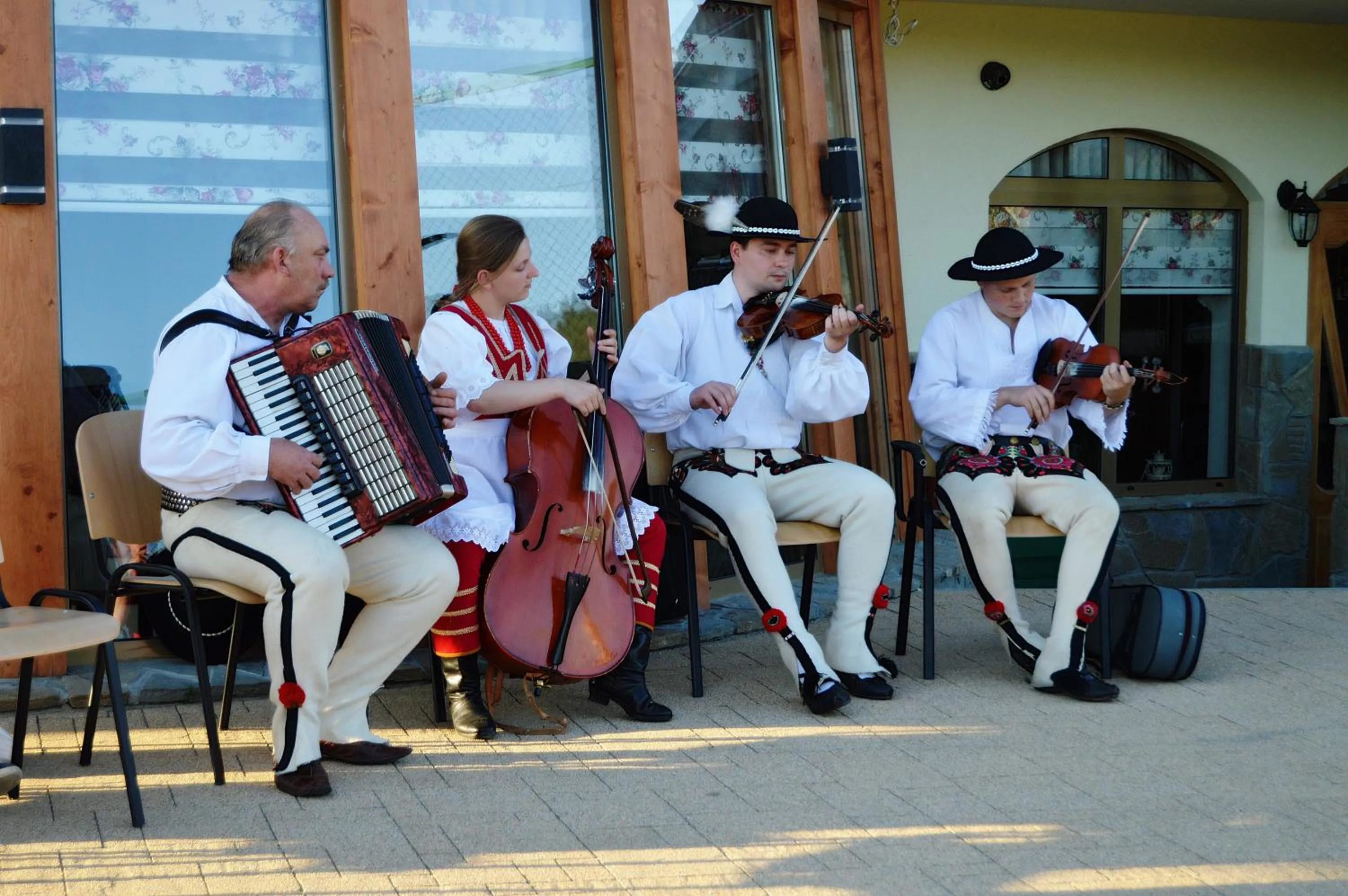 Evening entertainment in Montenero Resort&Spa
