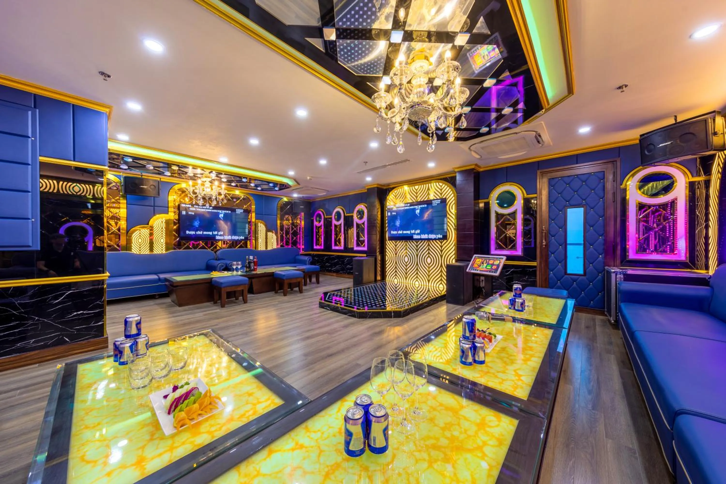 Evening entertainment in Nguyen Gia Hotel