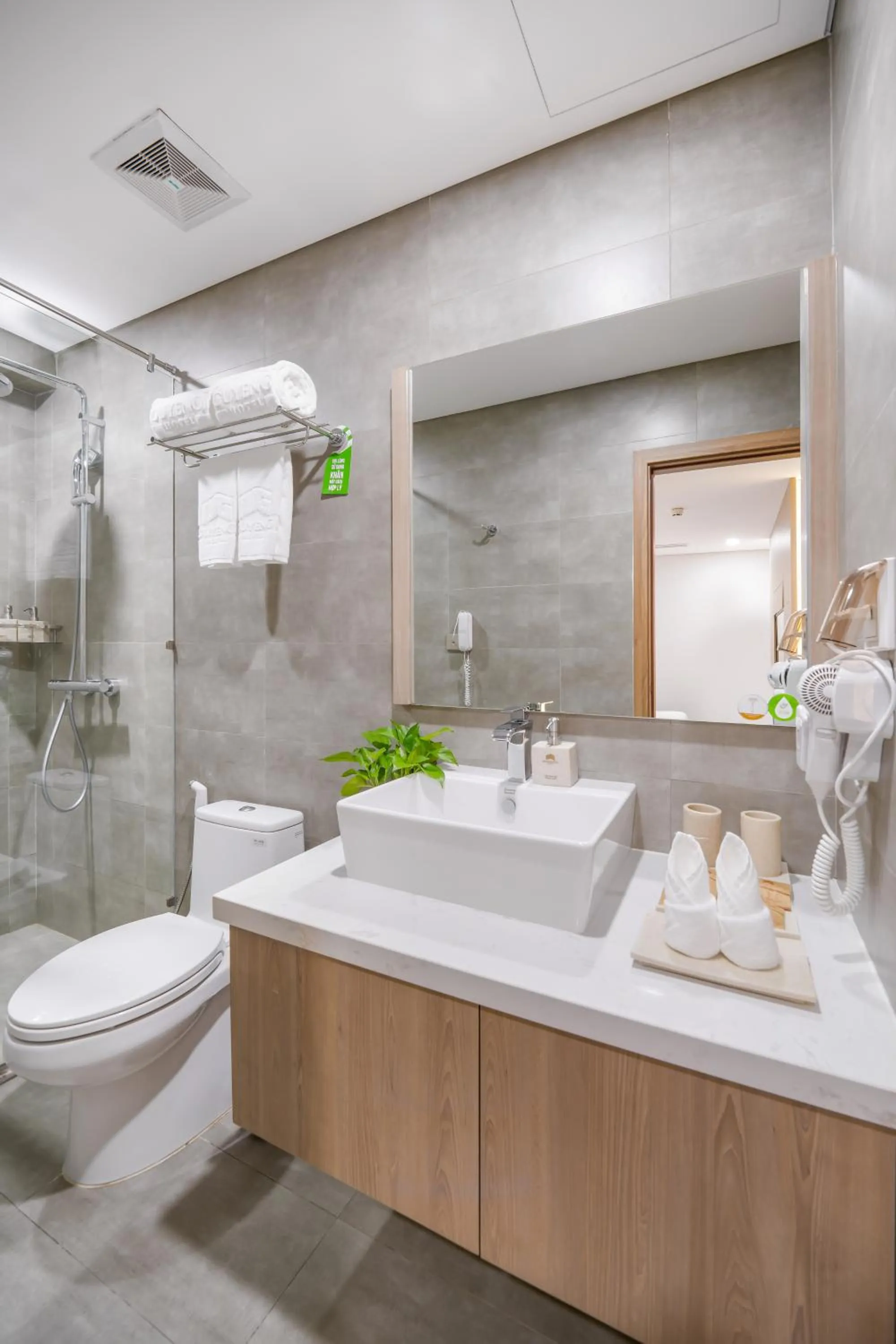 Shower in Nguyen Gia Hotel