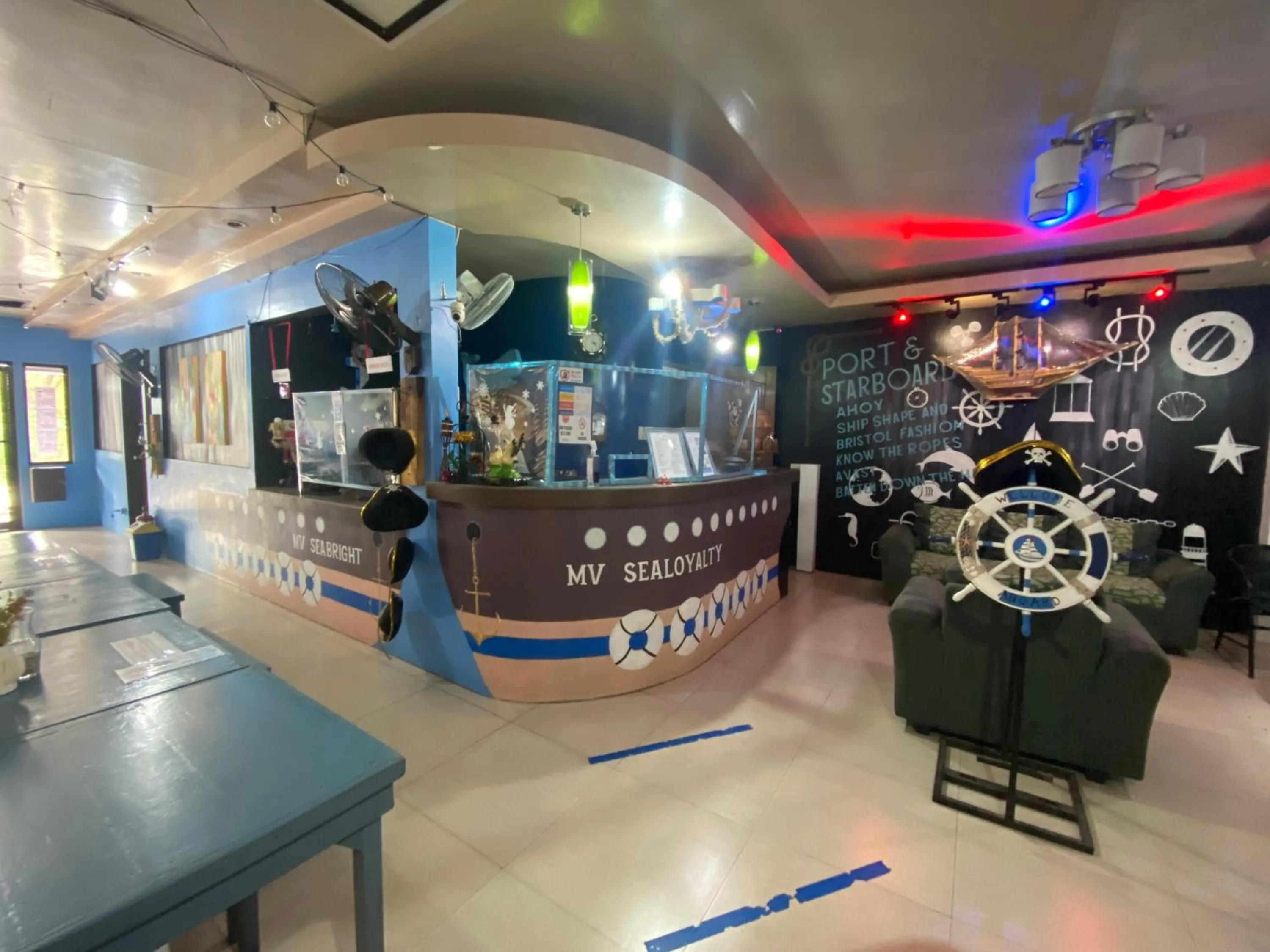 Lobby or reception in RedDoorz Plus @ Lhexlyn Resort San Narciso